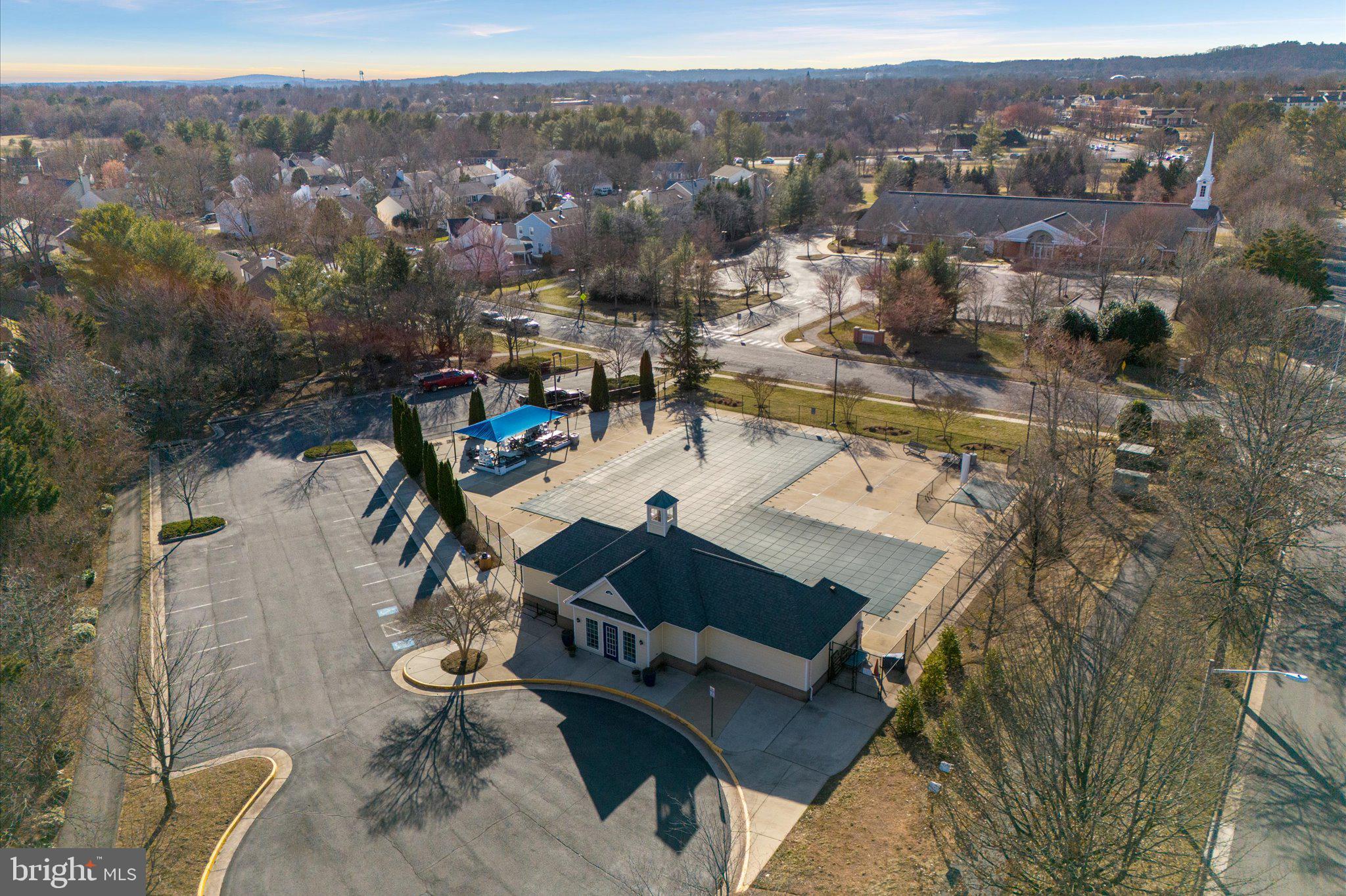 POTOMAC CROSSING - Residential
