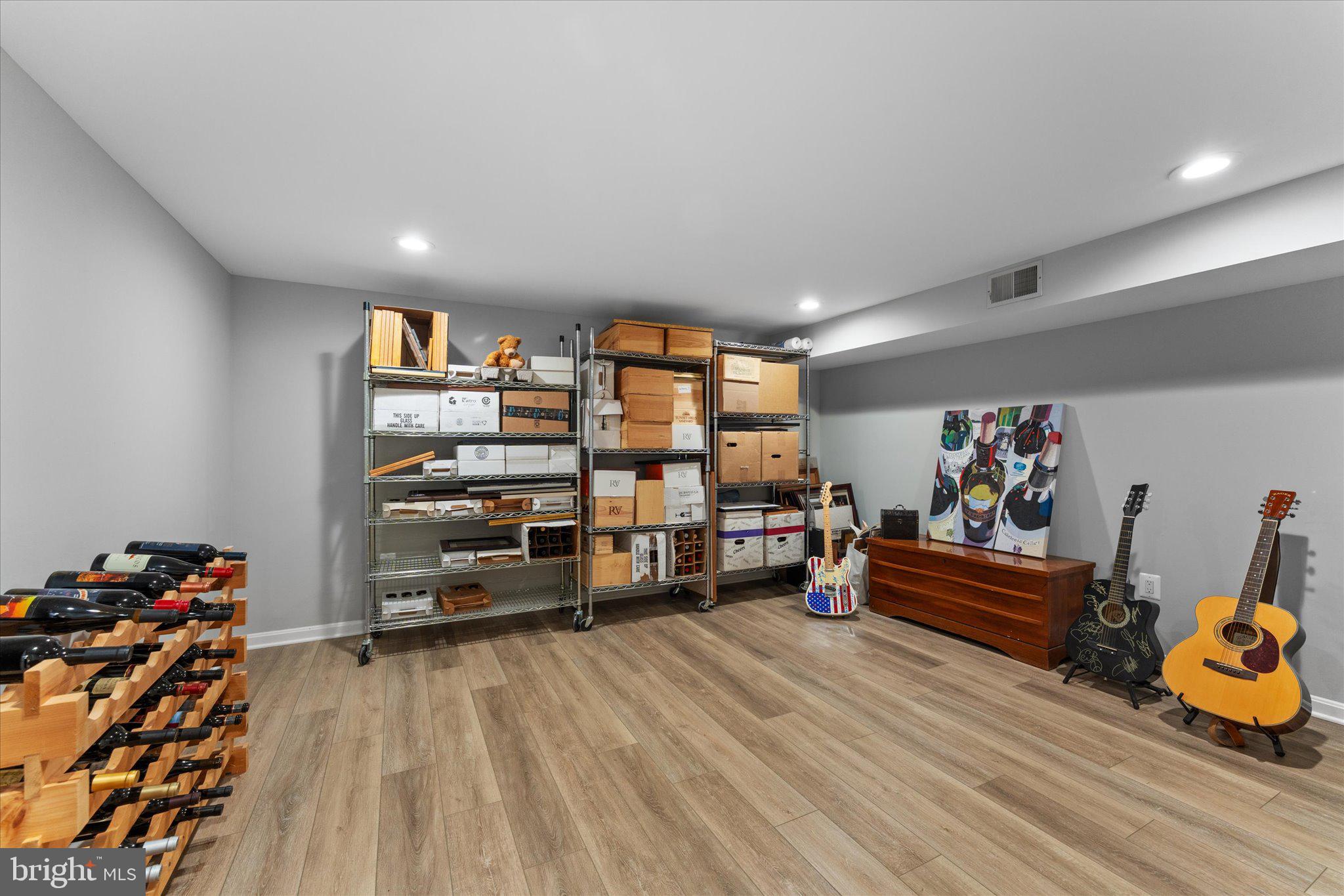 POTOMAC CROSSING - Residential