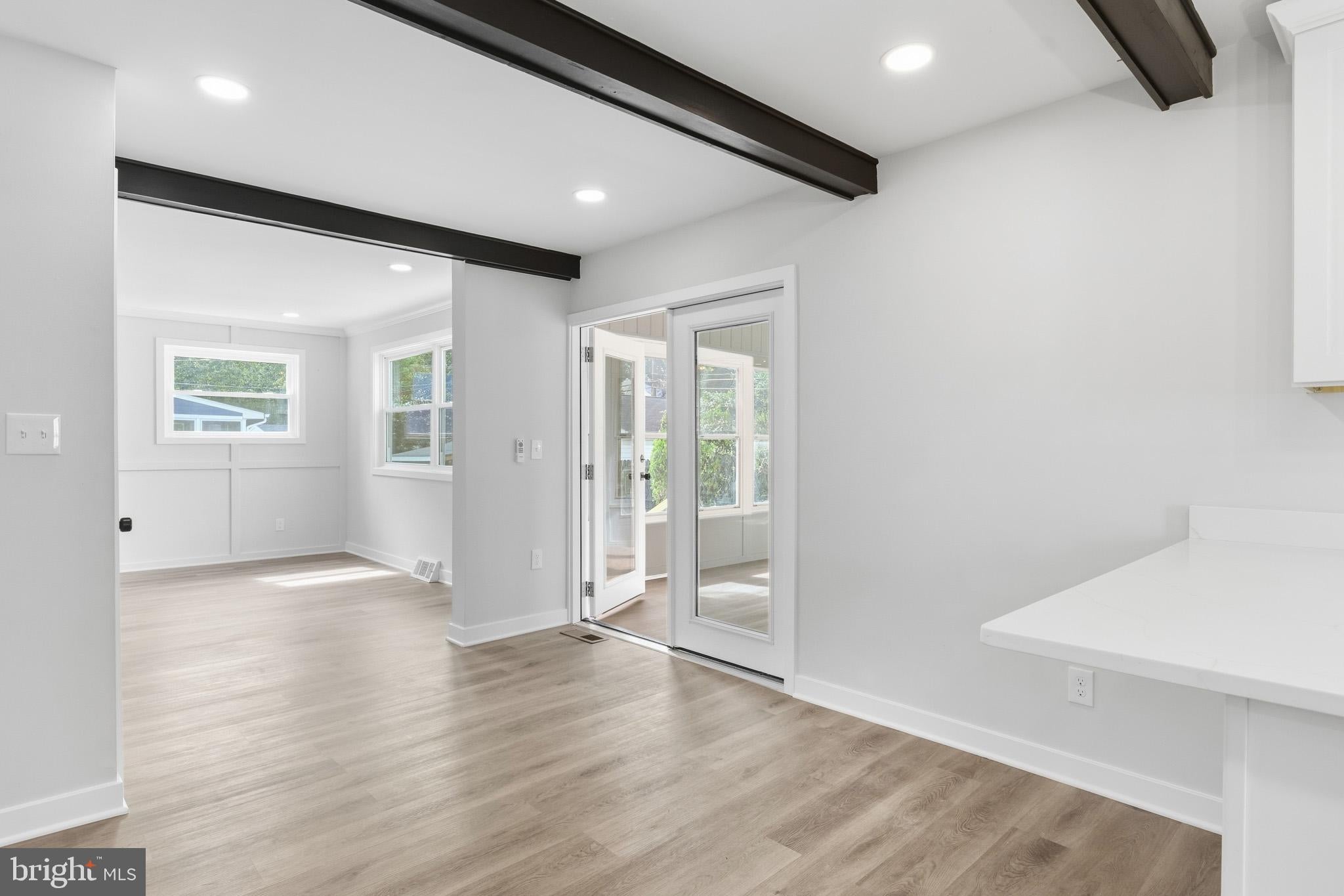 7952 CROSS CREEK DRIVE