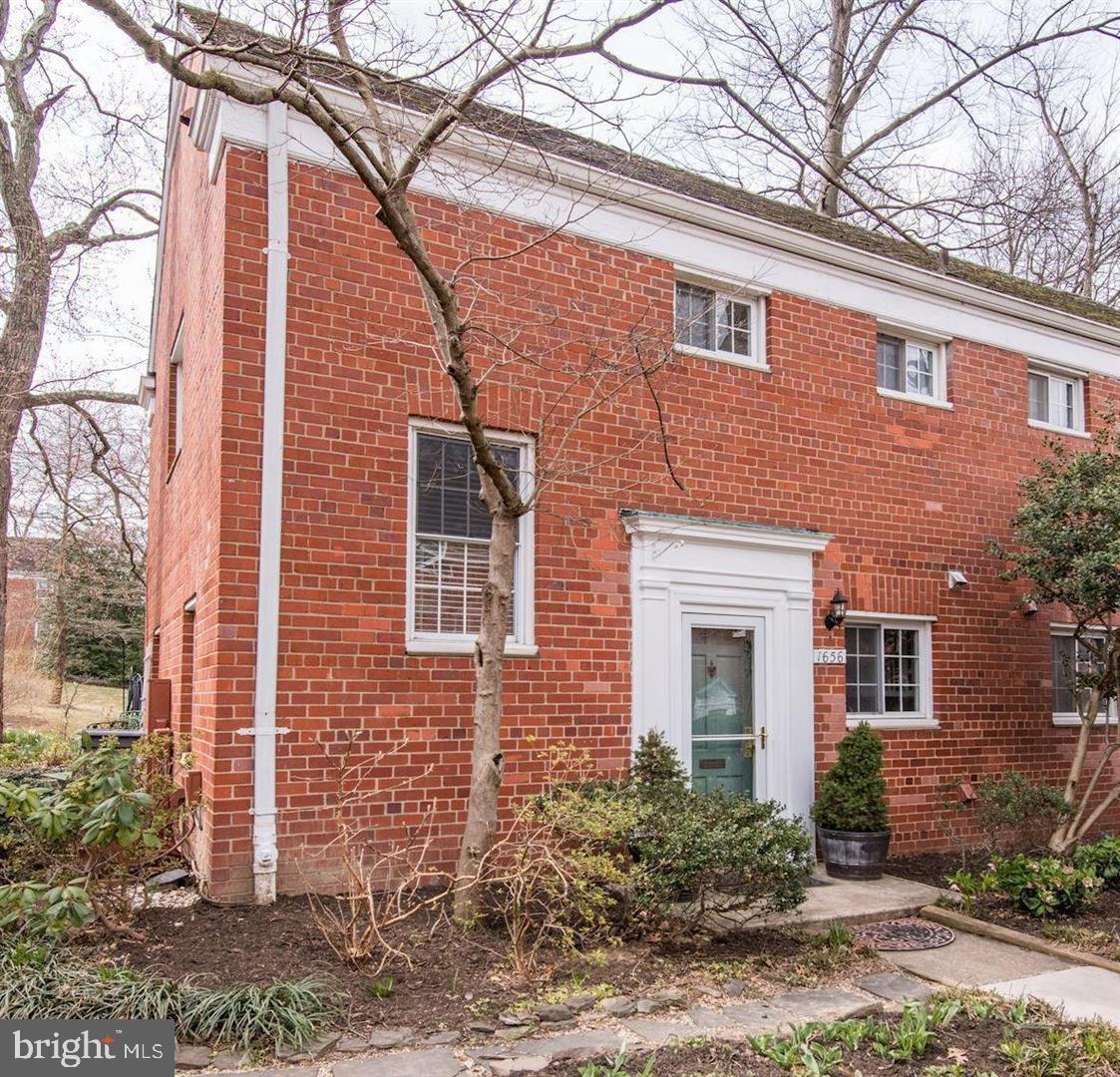 PARKFAIRFAX - Residential Lease