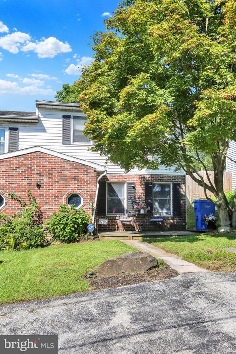 Townhouse For Sale - 202 Green Street<br/> PARKESBURG, PA 19365
