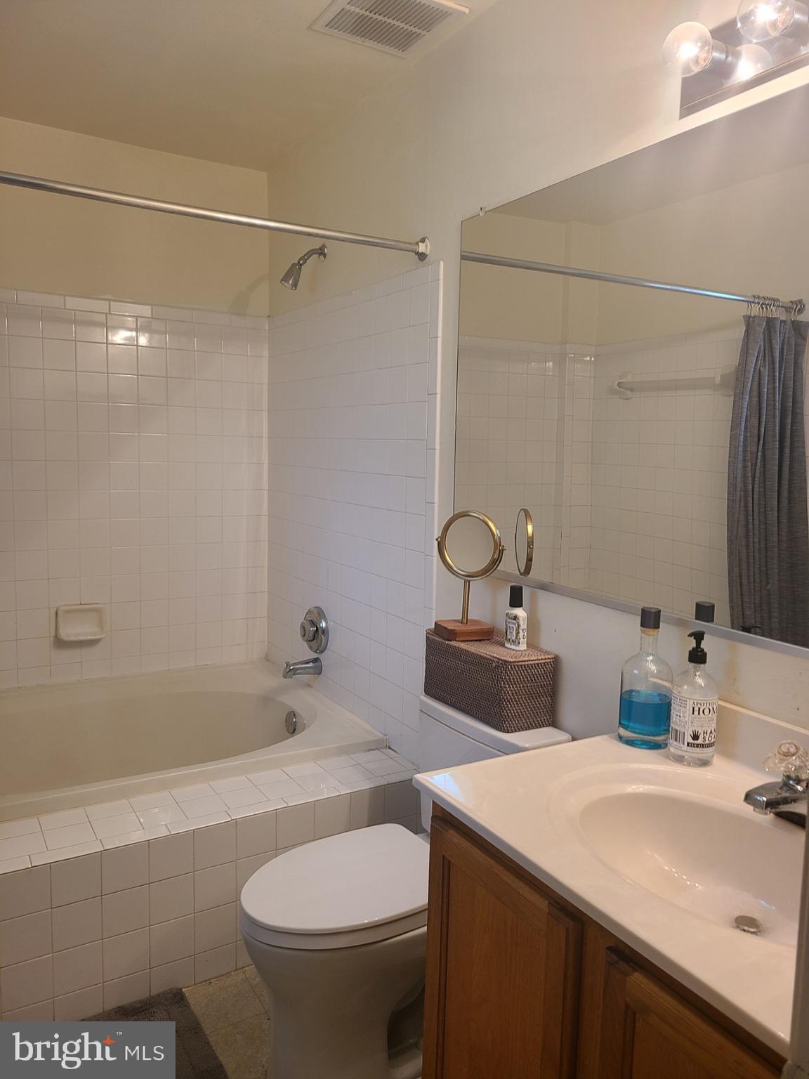 GREENBELT LAKE VILLAGE - Residential Lease