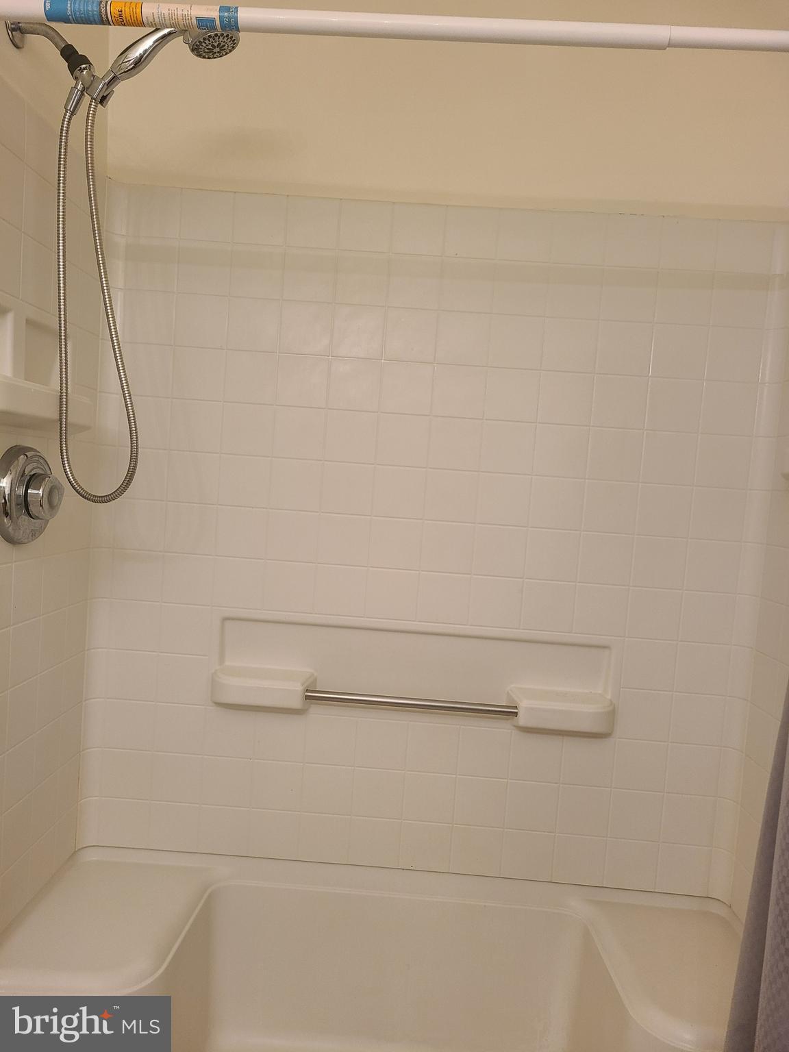 GREENBELT LAKE VILLAGE - Residential Lease