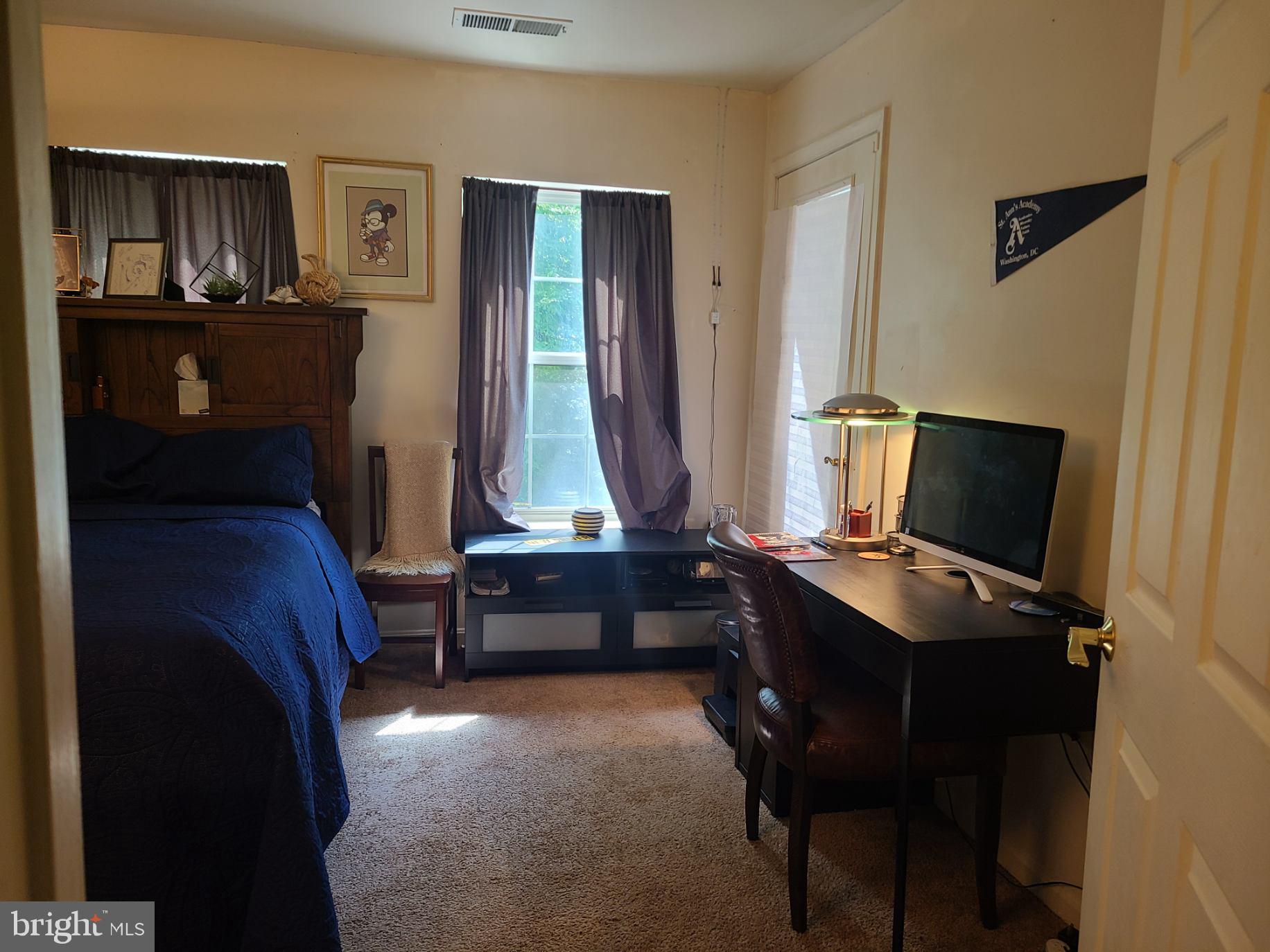 GREENBELT LAKE VILLAGE - Residential Lease