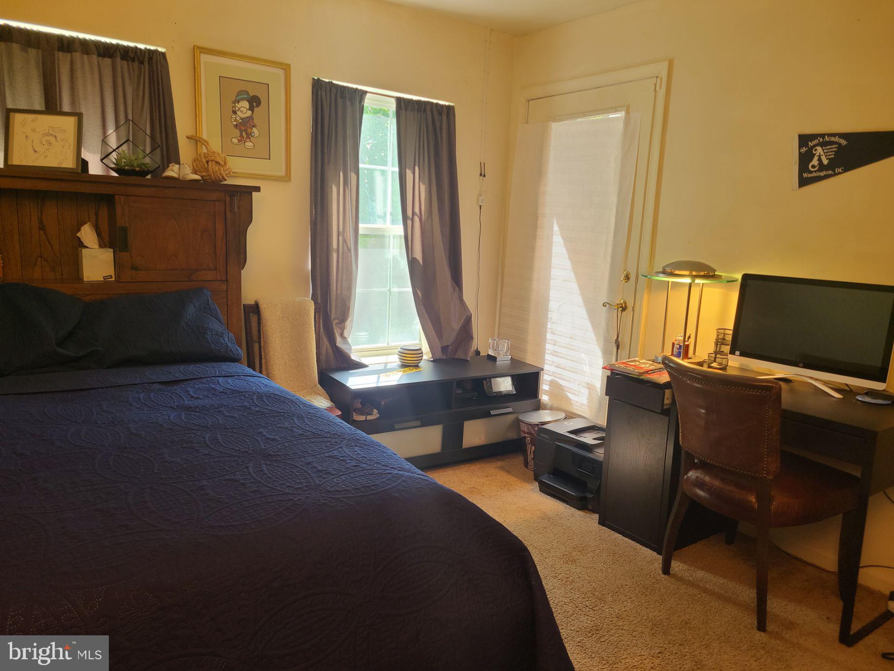 GREENBELT LAKE VILLAGE - Residential Lease