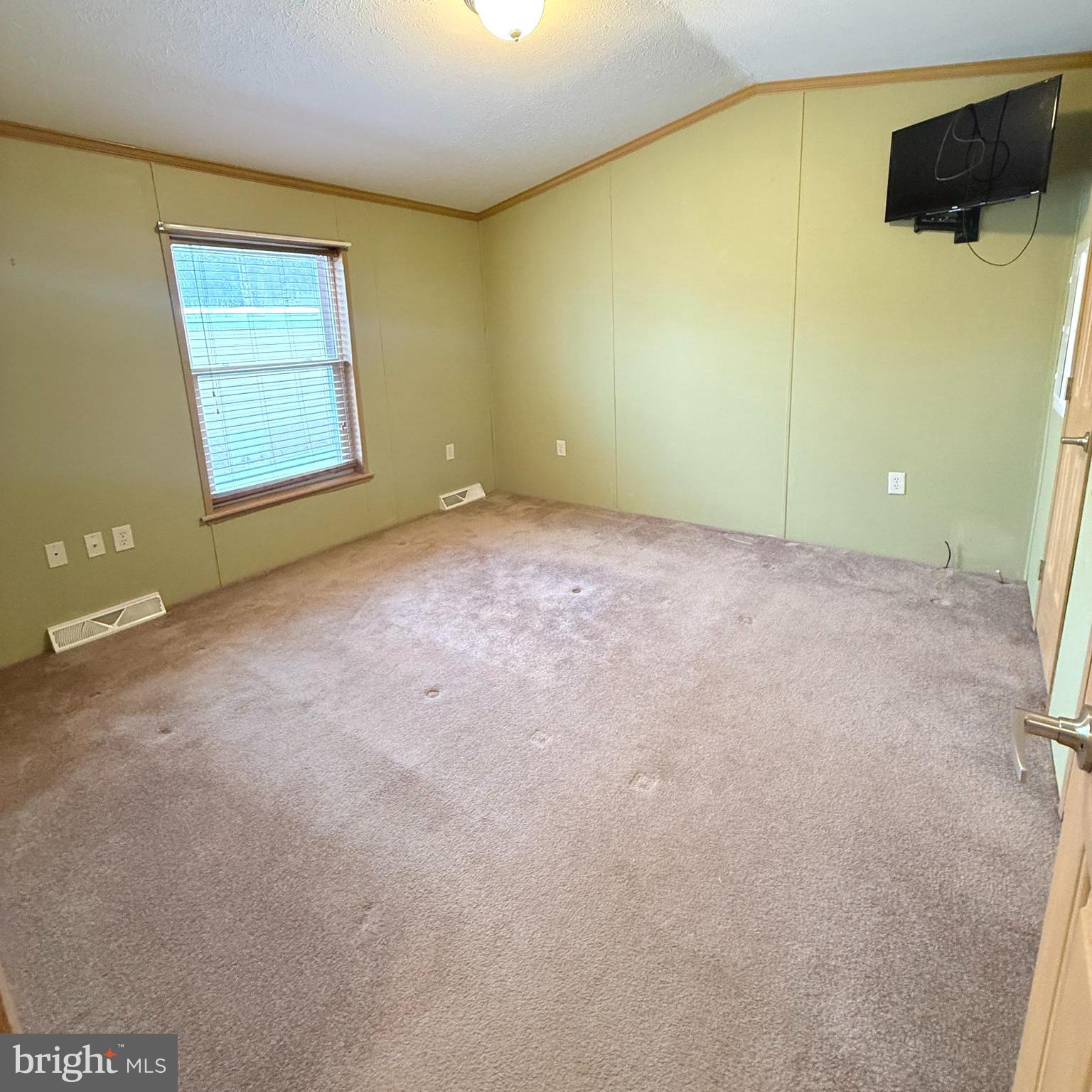 VILLAGE GREEN - Residential