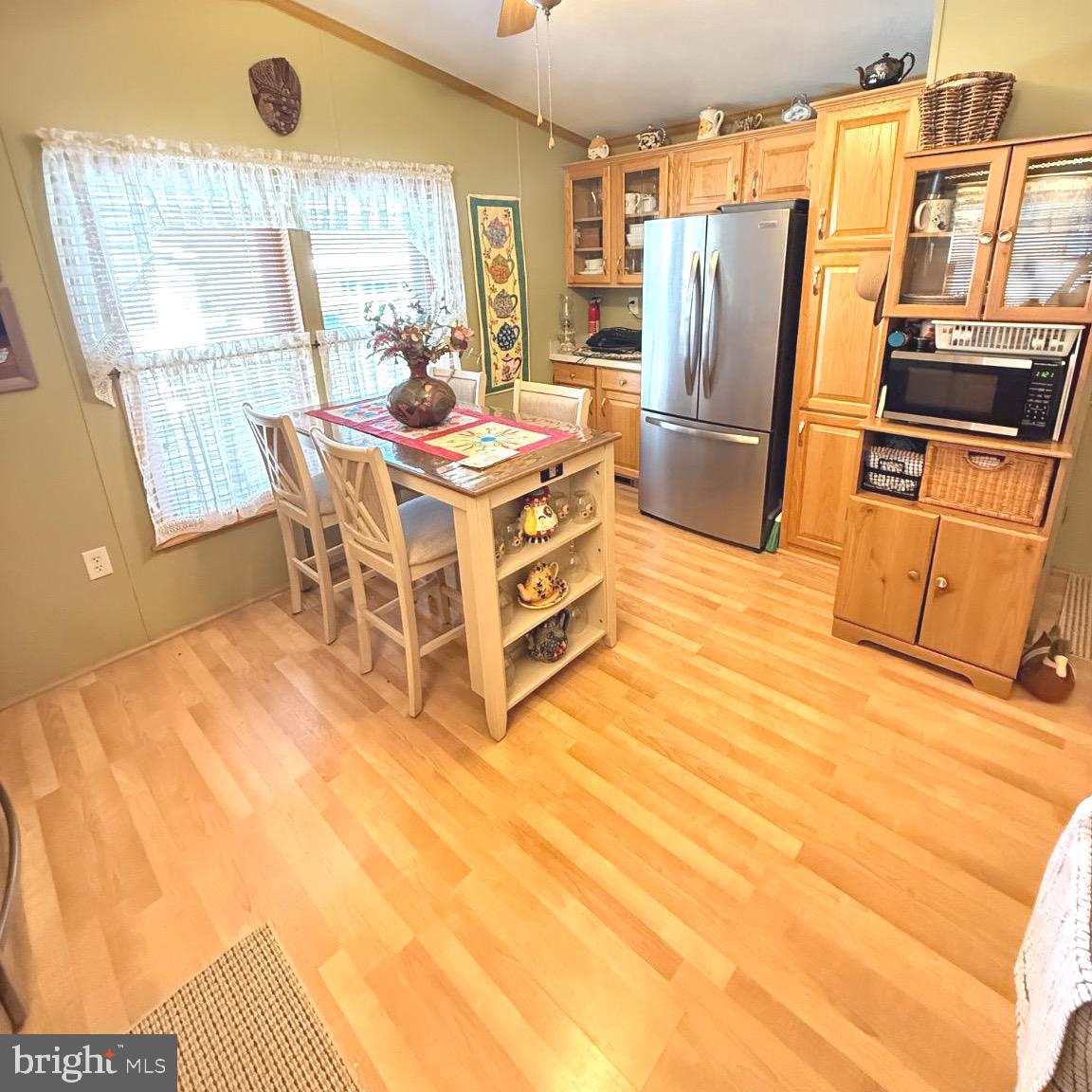 VILLAGE GREEN - Residential