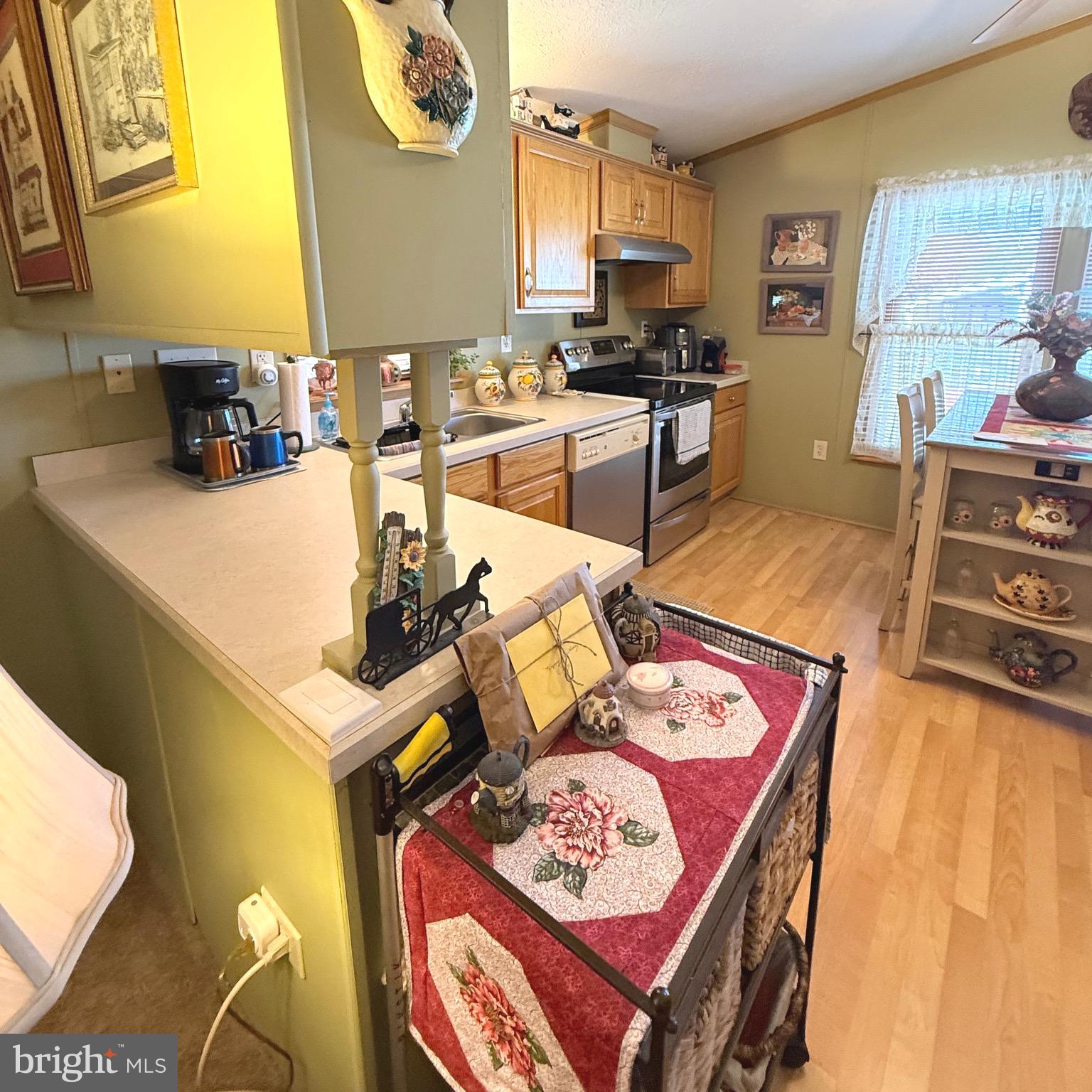 VILLAGE GREEN - Residential