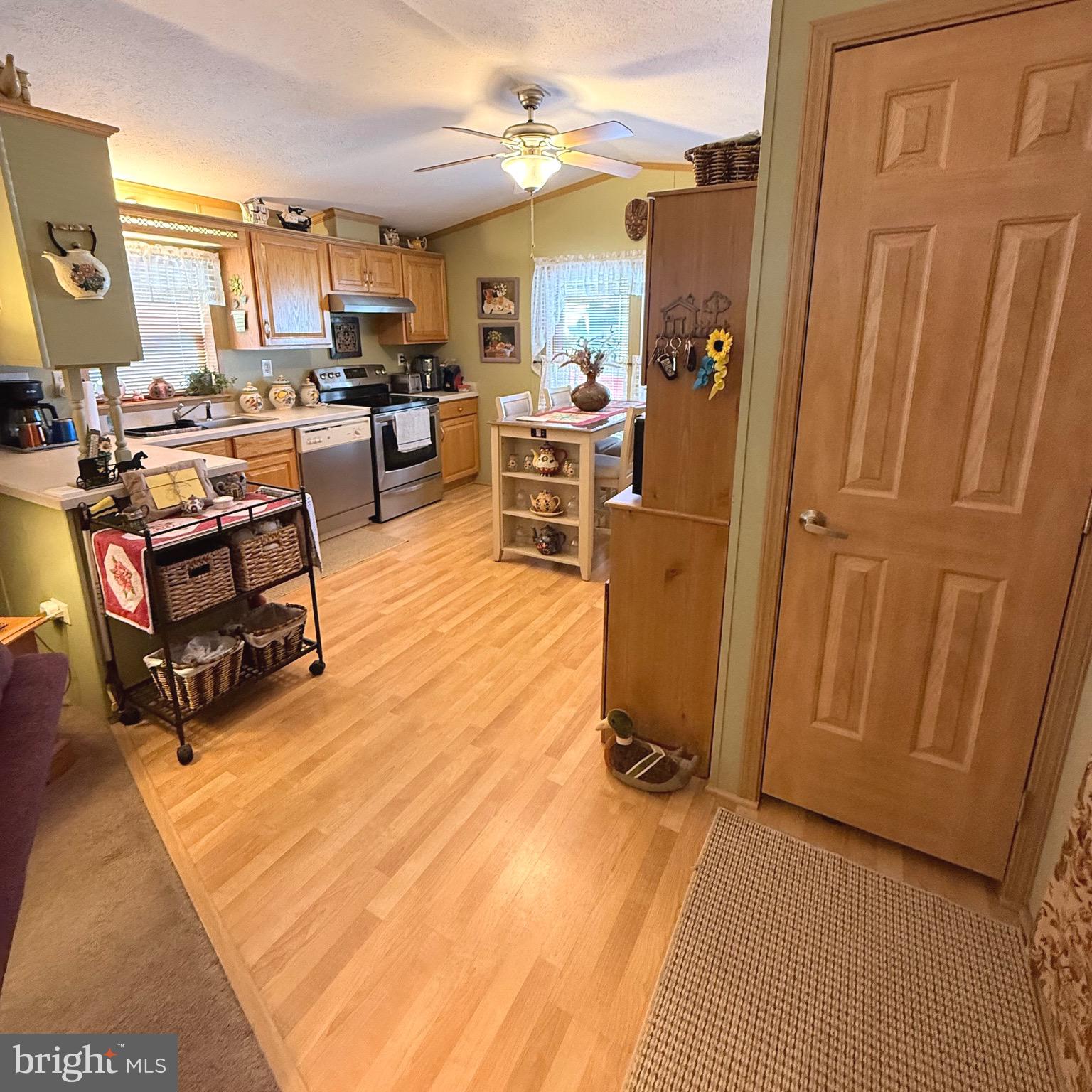 VILLAGE GREEN - Residential