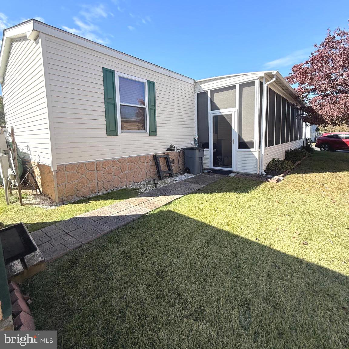 VILLAGE GREEN - Residential