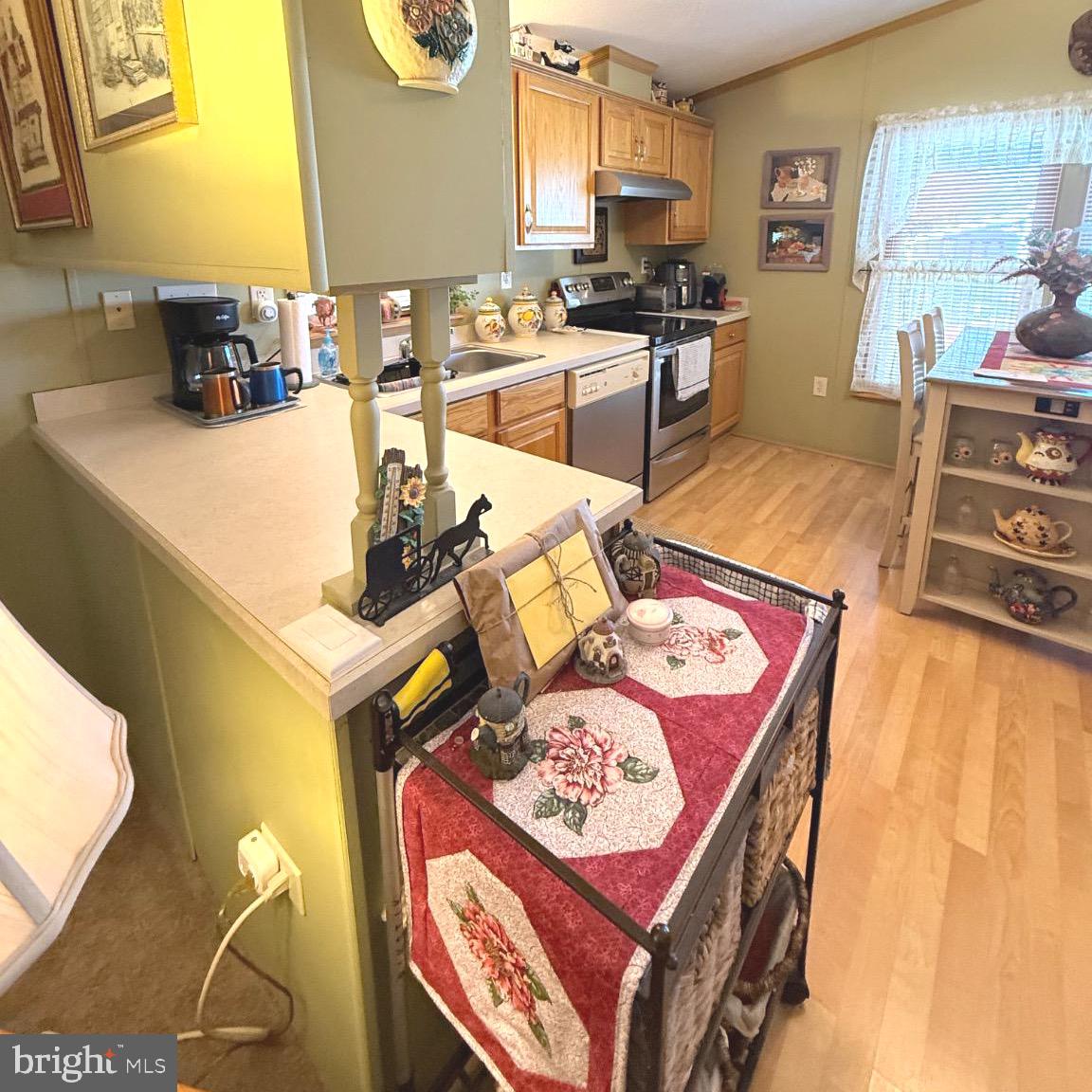 VILLAGE GREEN - Residential