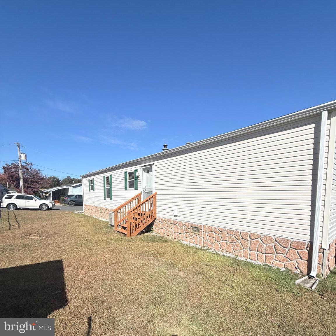 VILLAGE GREEN - Residential