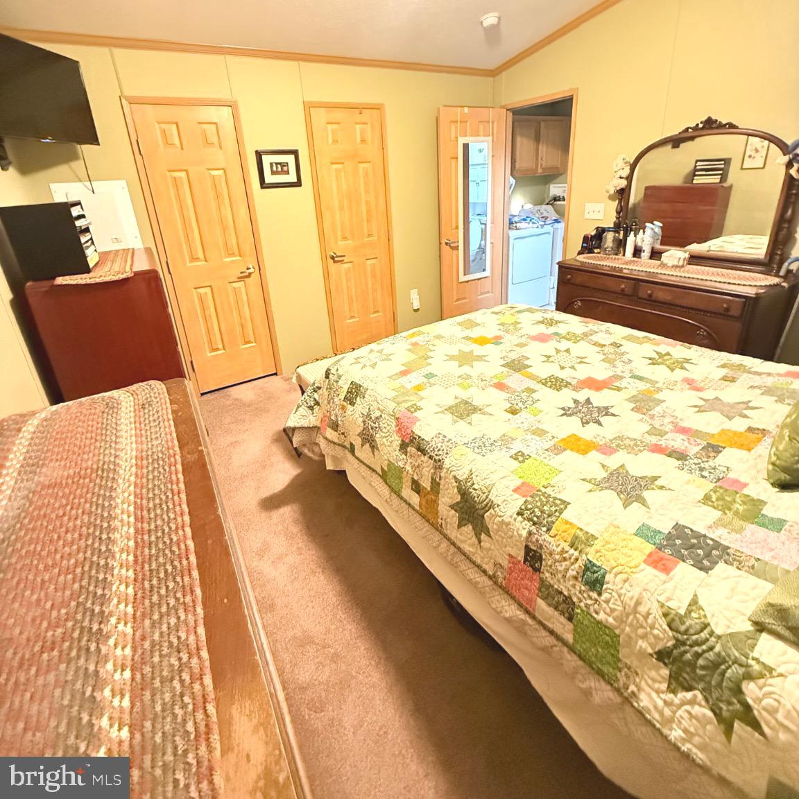 VILLAGE GREEN - Residential