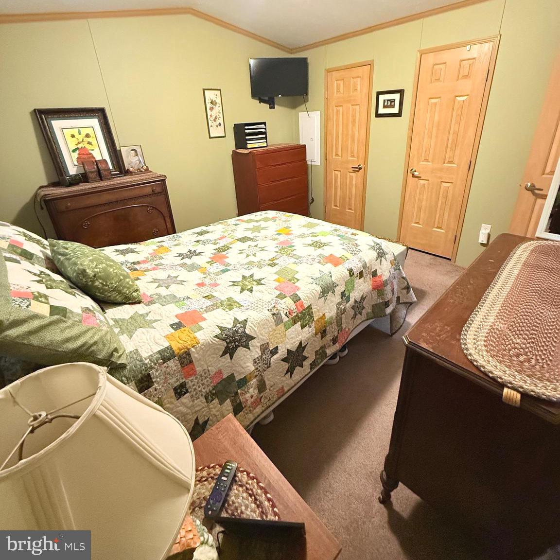 VILLAGE GREEN - Residential