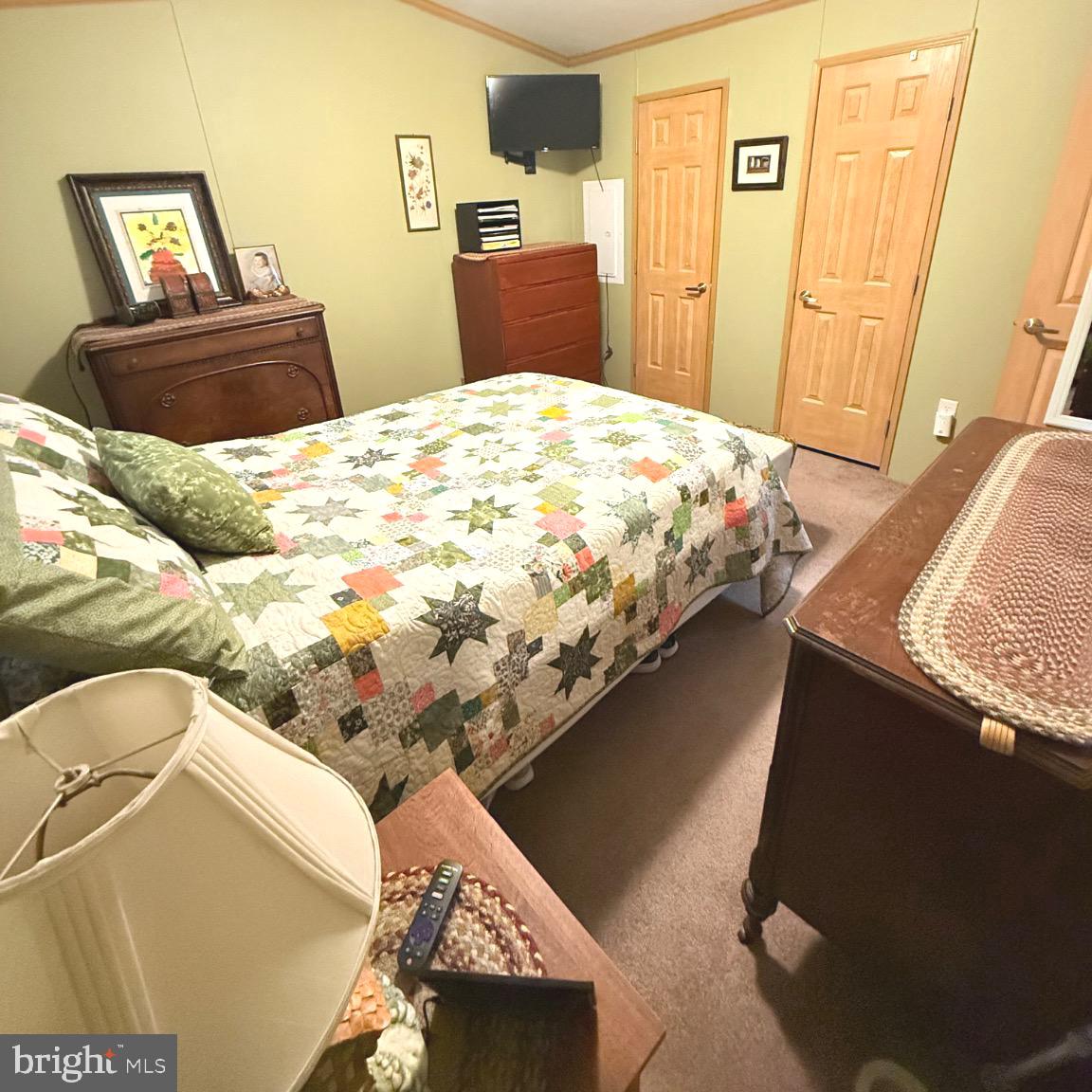 VILLAGE GREEN - Residential