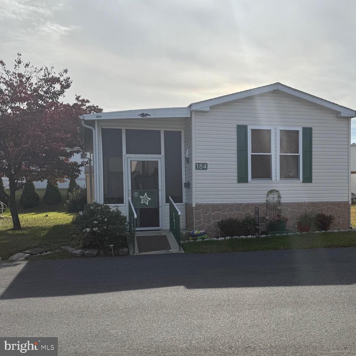 VILLAGE GREEN - Residential