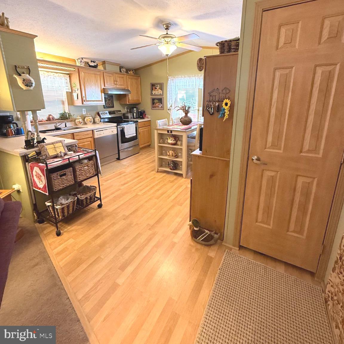 VILLAGE GREEN - Residential