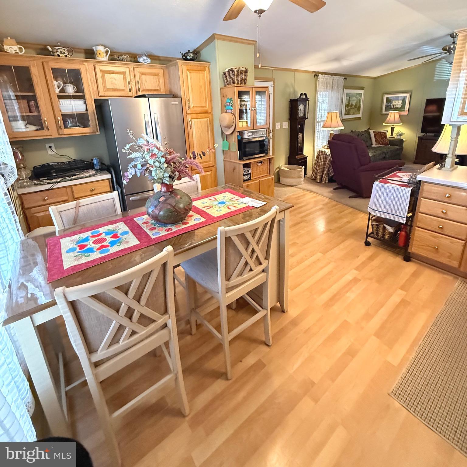 VILLAGE GREEN - Residential