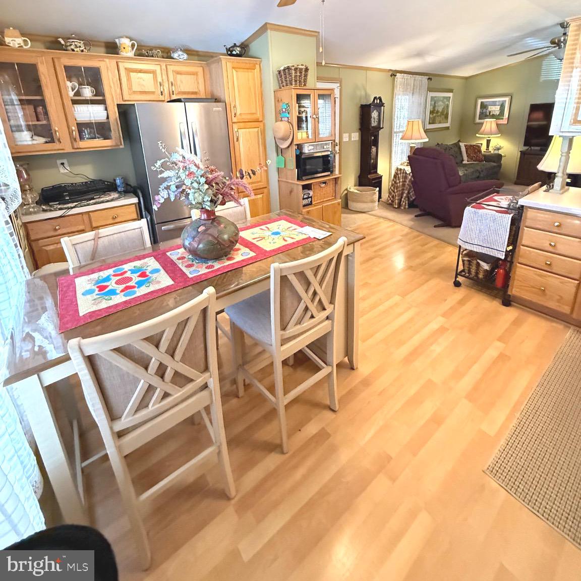 VILLAGE GREEN - Residential