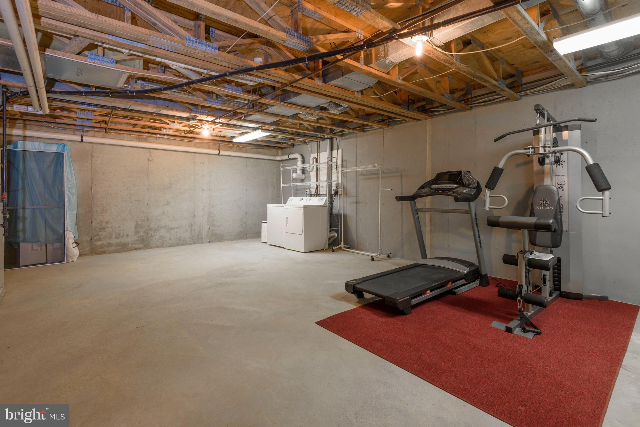 GOSHEN COMMONS - Residential