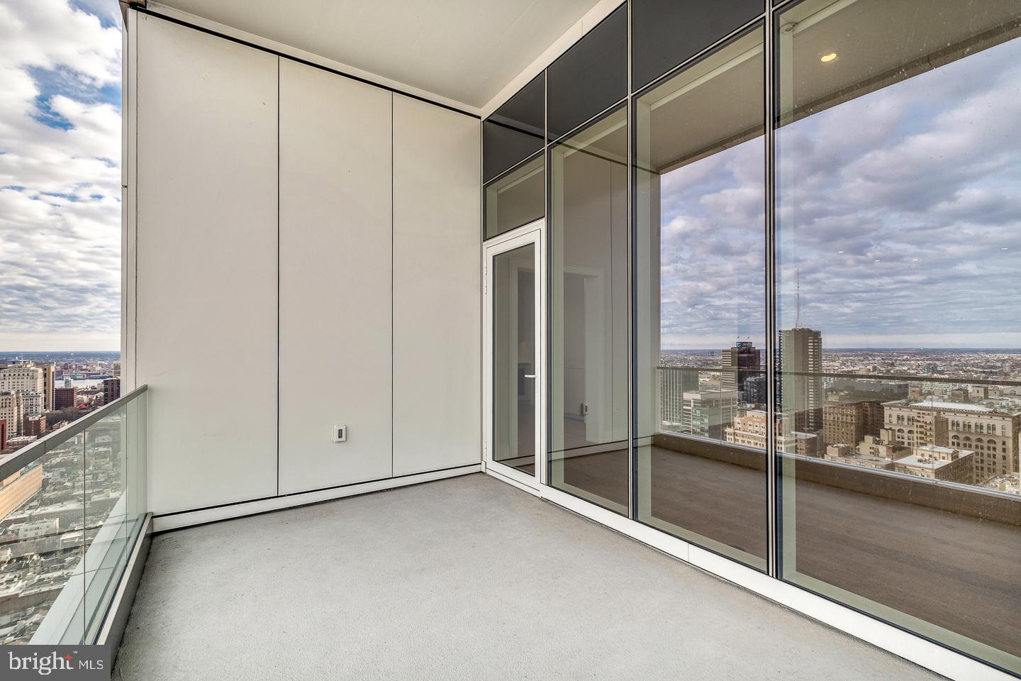 AVENUE OF THE ARTS - Residential Lease