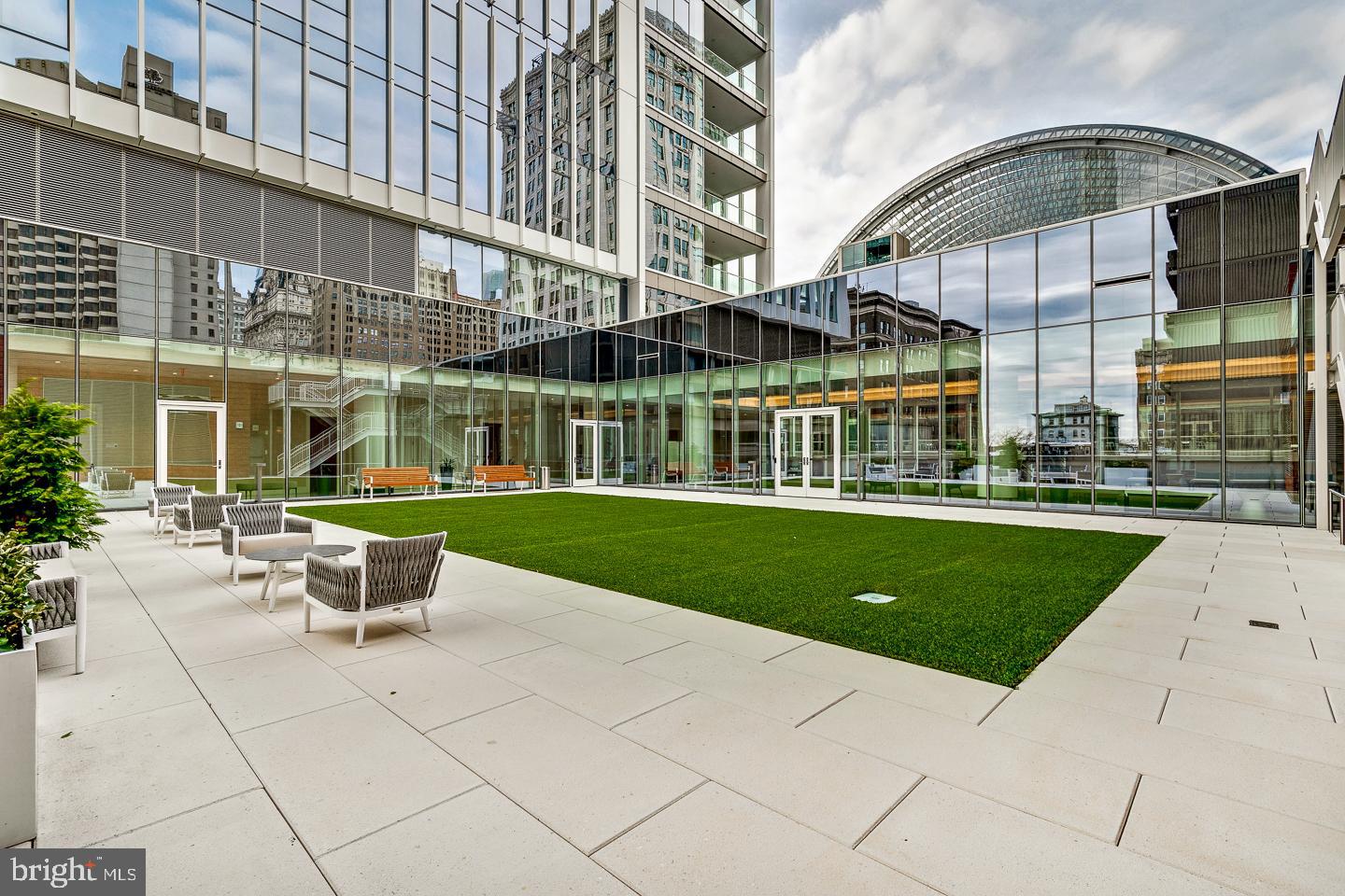 AVENUE OF THE ARTS - Residential Lease