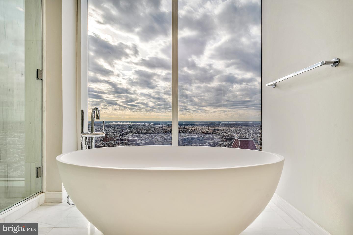 AVENUE OF THE ARTS - Residential Lease