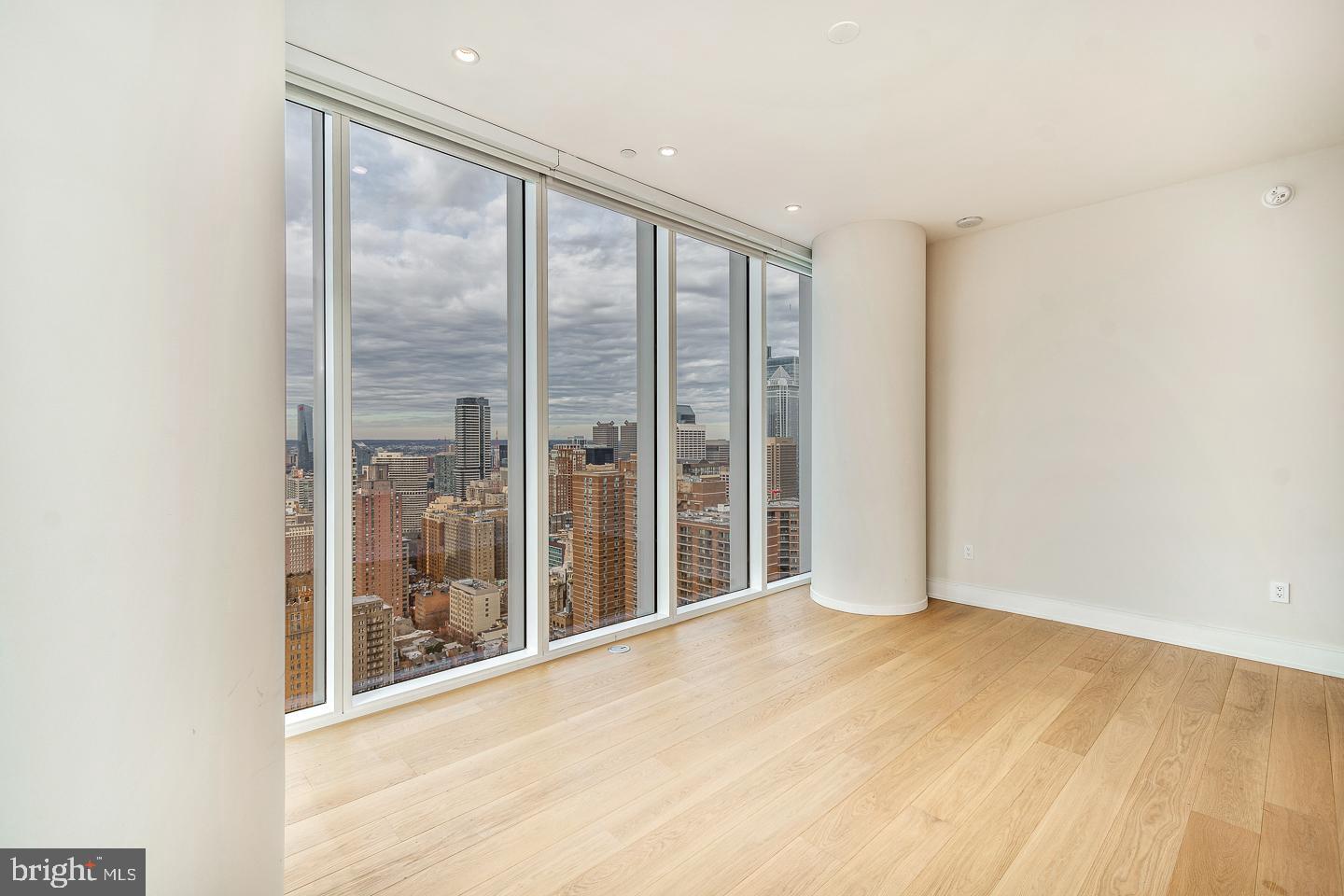 AVENUE OF THE ARTS - Residential Lease