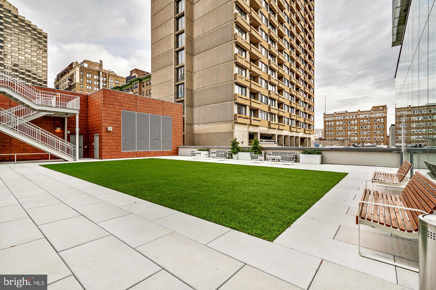 AVENUE OF THE ARTS - Residential Lease