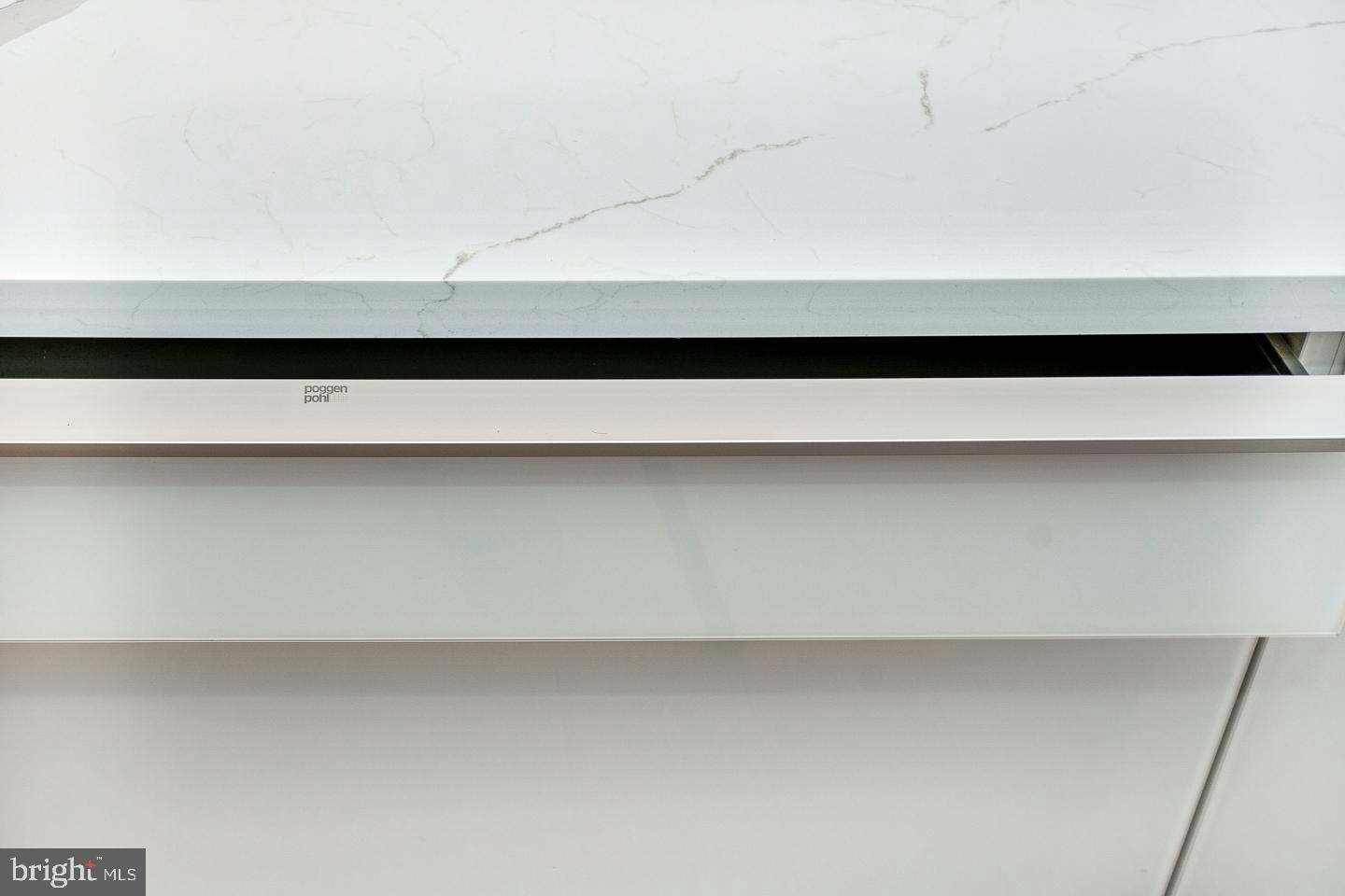 AVENUE OF THE ARTS - Residential Lease