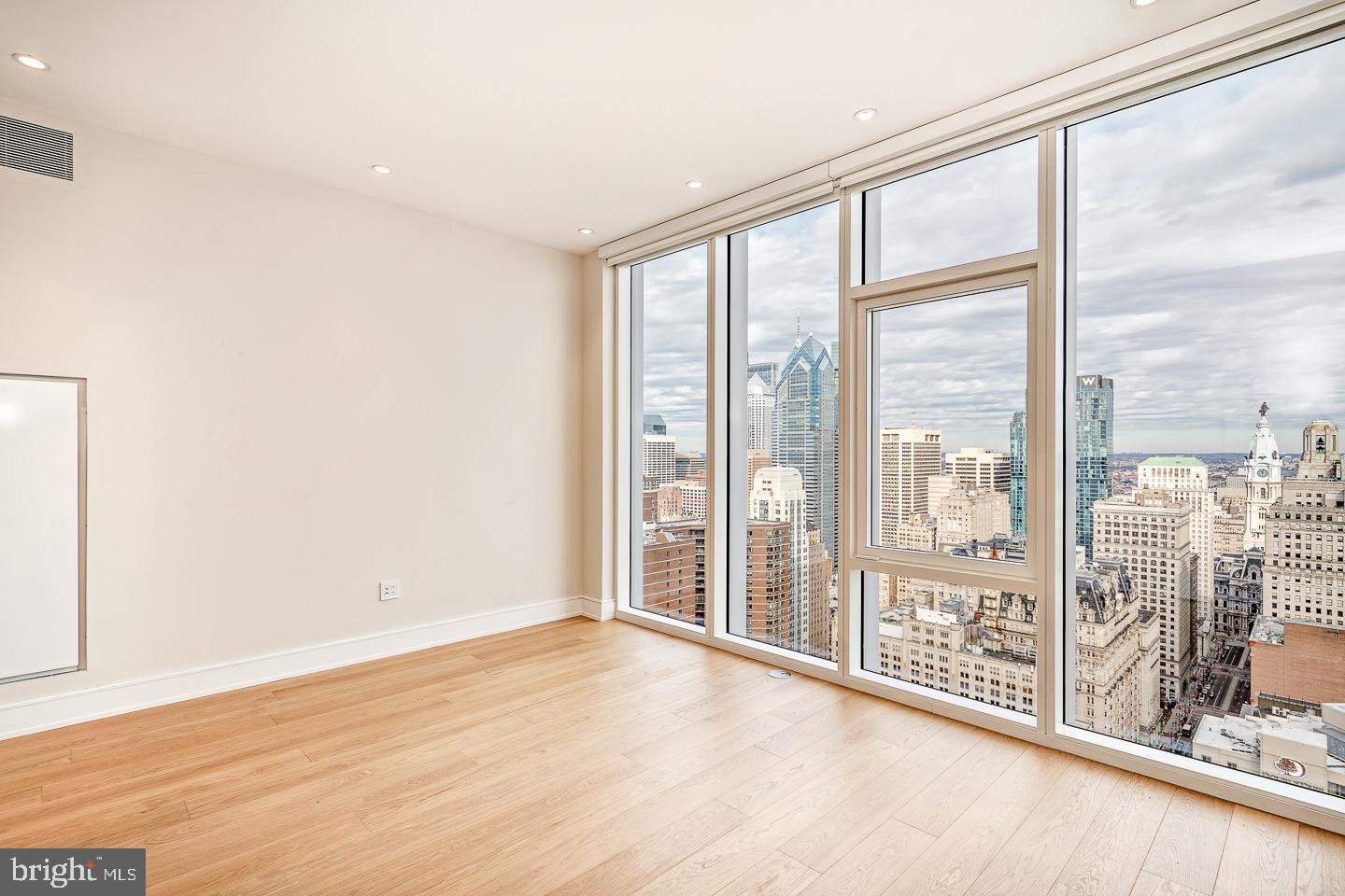 AVENUE OF THE ARTS - Residential Lease