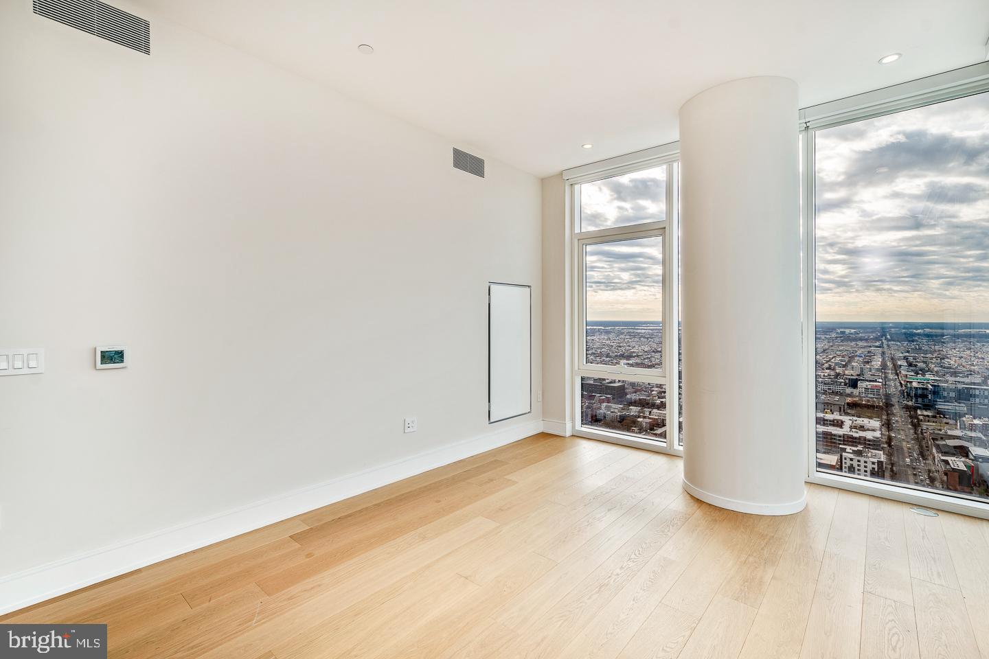 AVENUE OF THE ARTS - Residential Lease