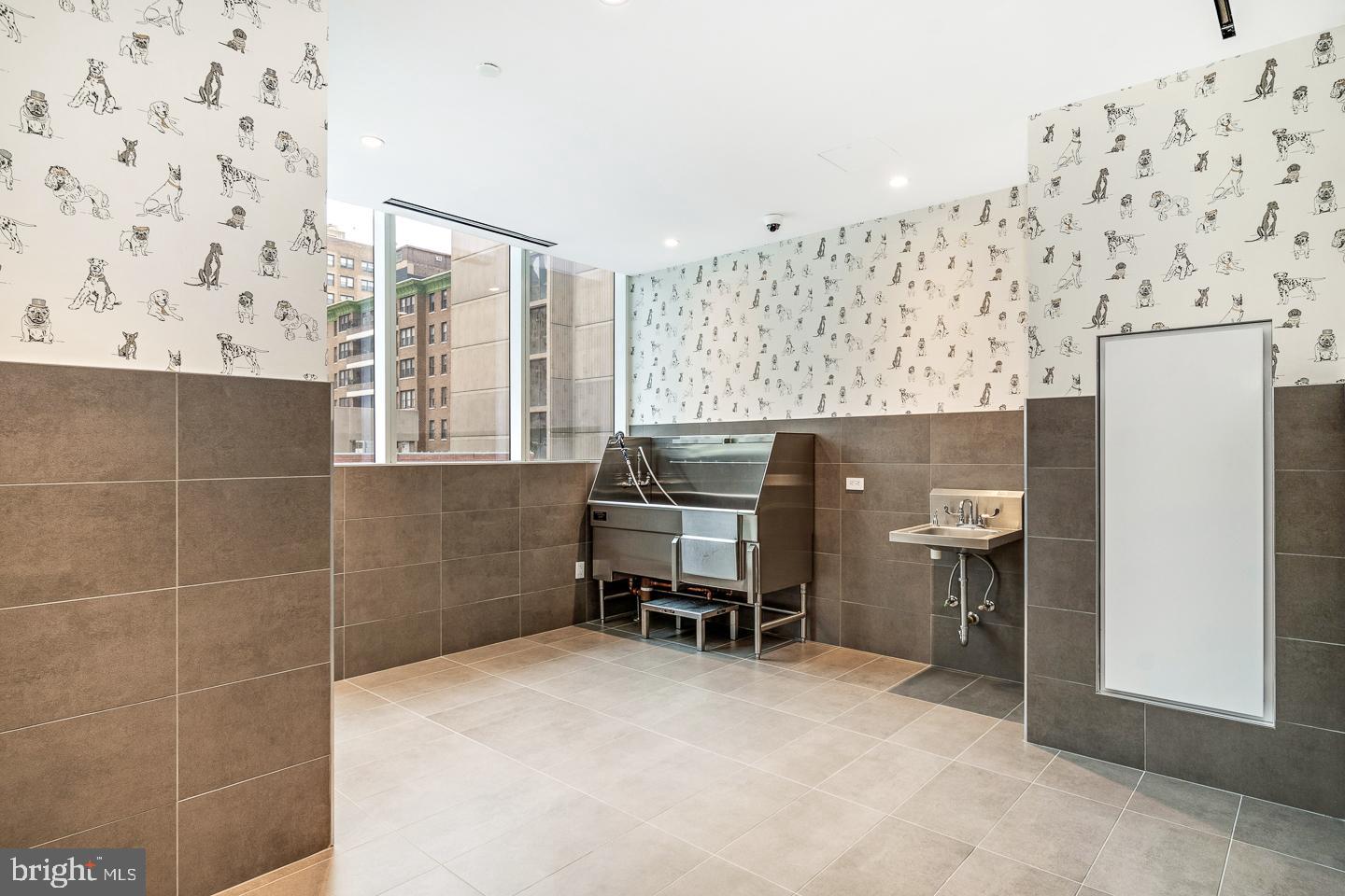 AVENUE OF THE ARTS - Residential Lease