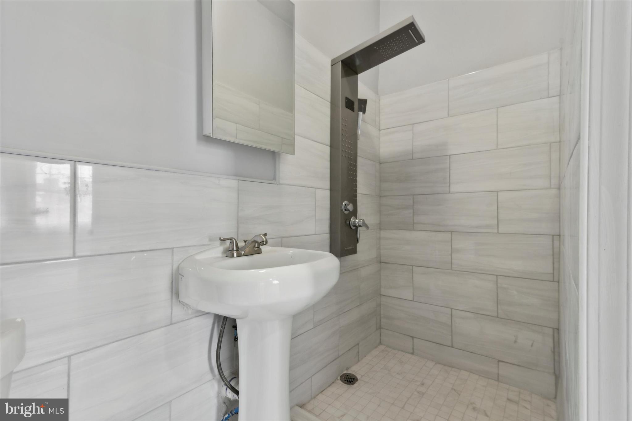 WEST OAK LANE - Residential