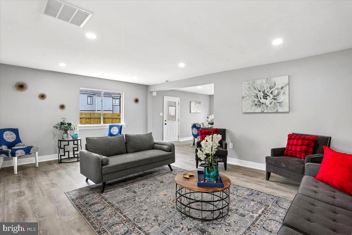 LAYTONIA - Residential