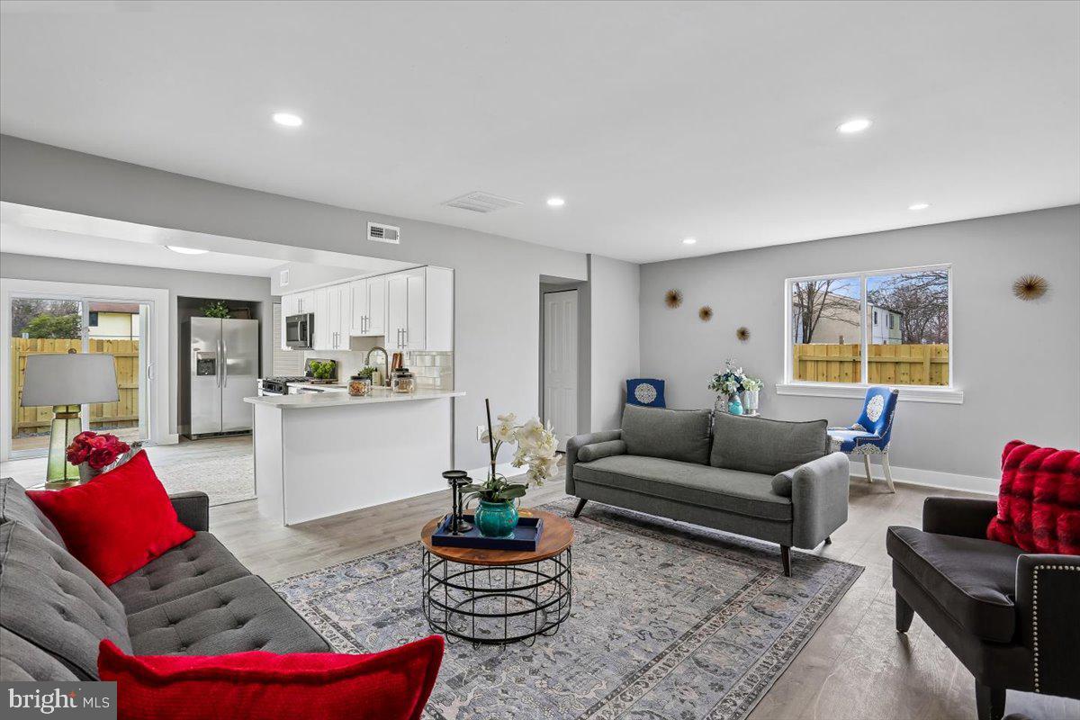 LAYTONIA - Residential