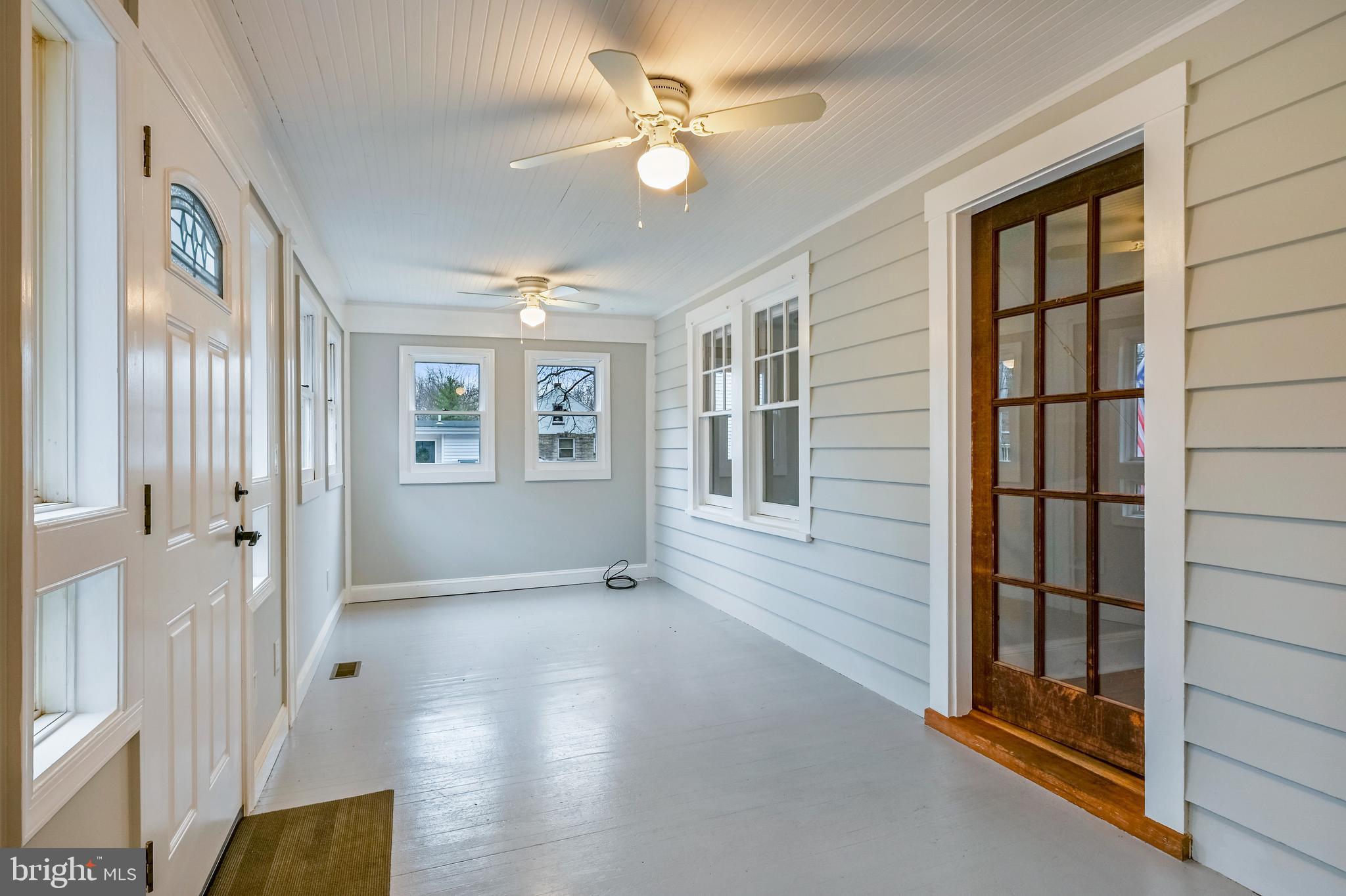 EDGEWATER - Residential