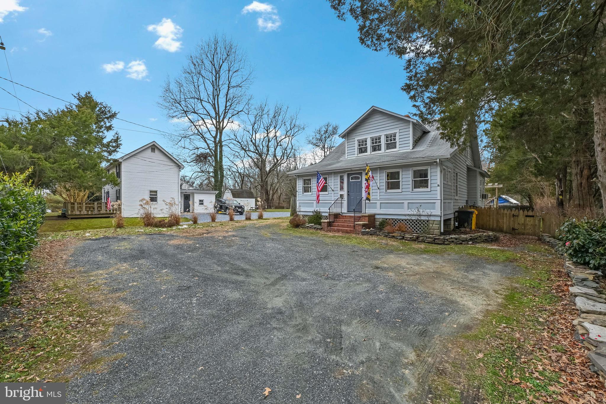 EDGEWATER - Residential