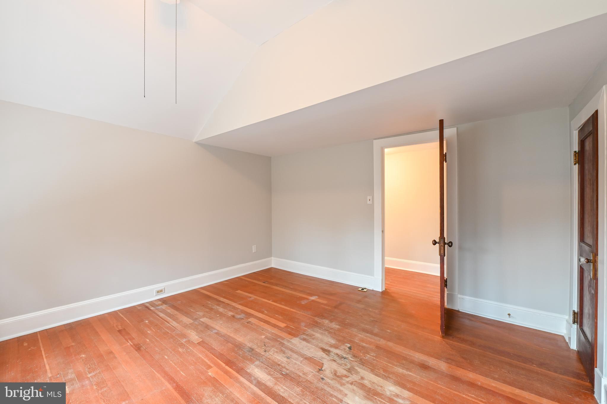 EDGEWATER - Residential