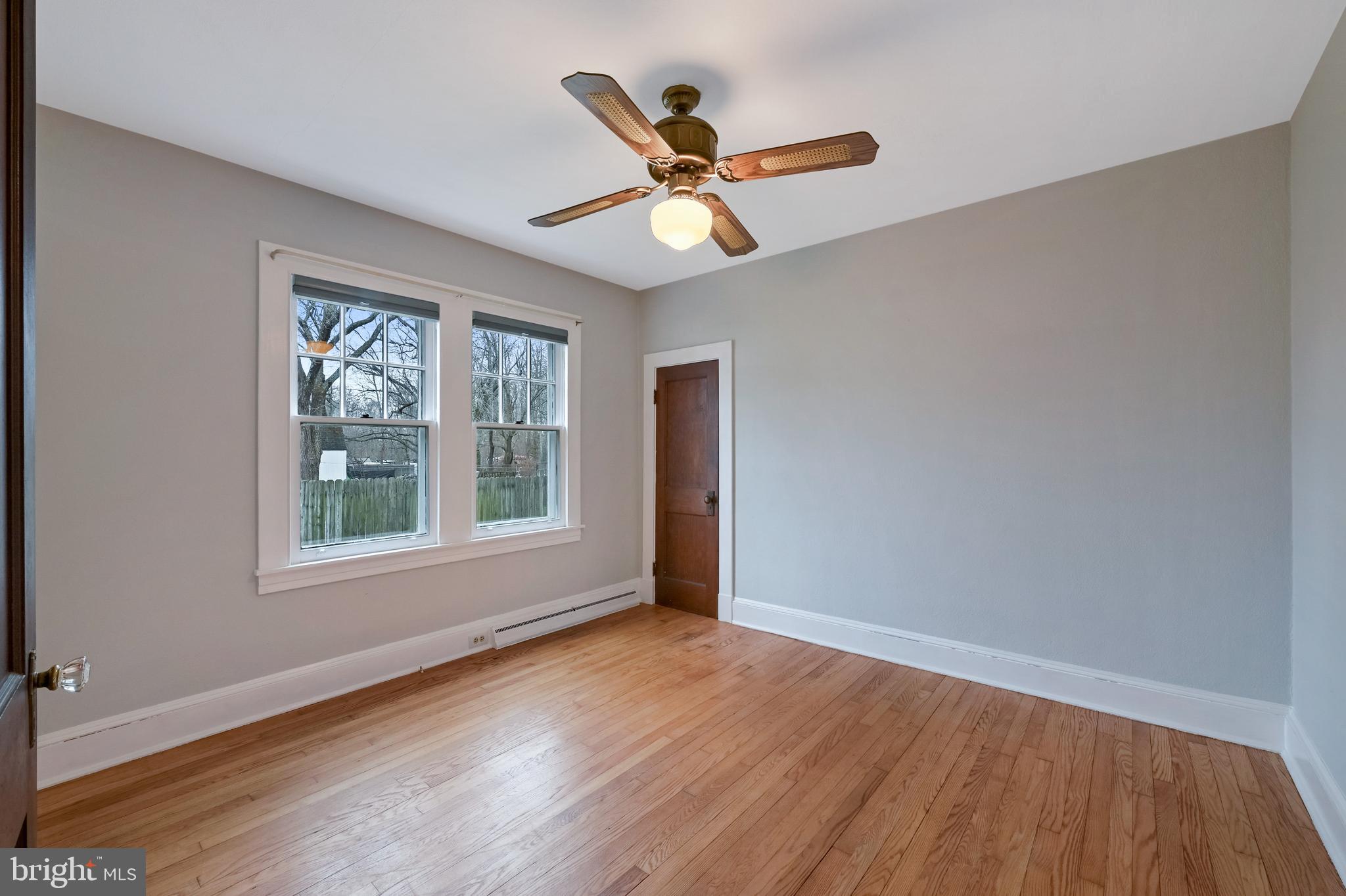 EDGEWATER - Residential