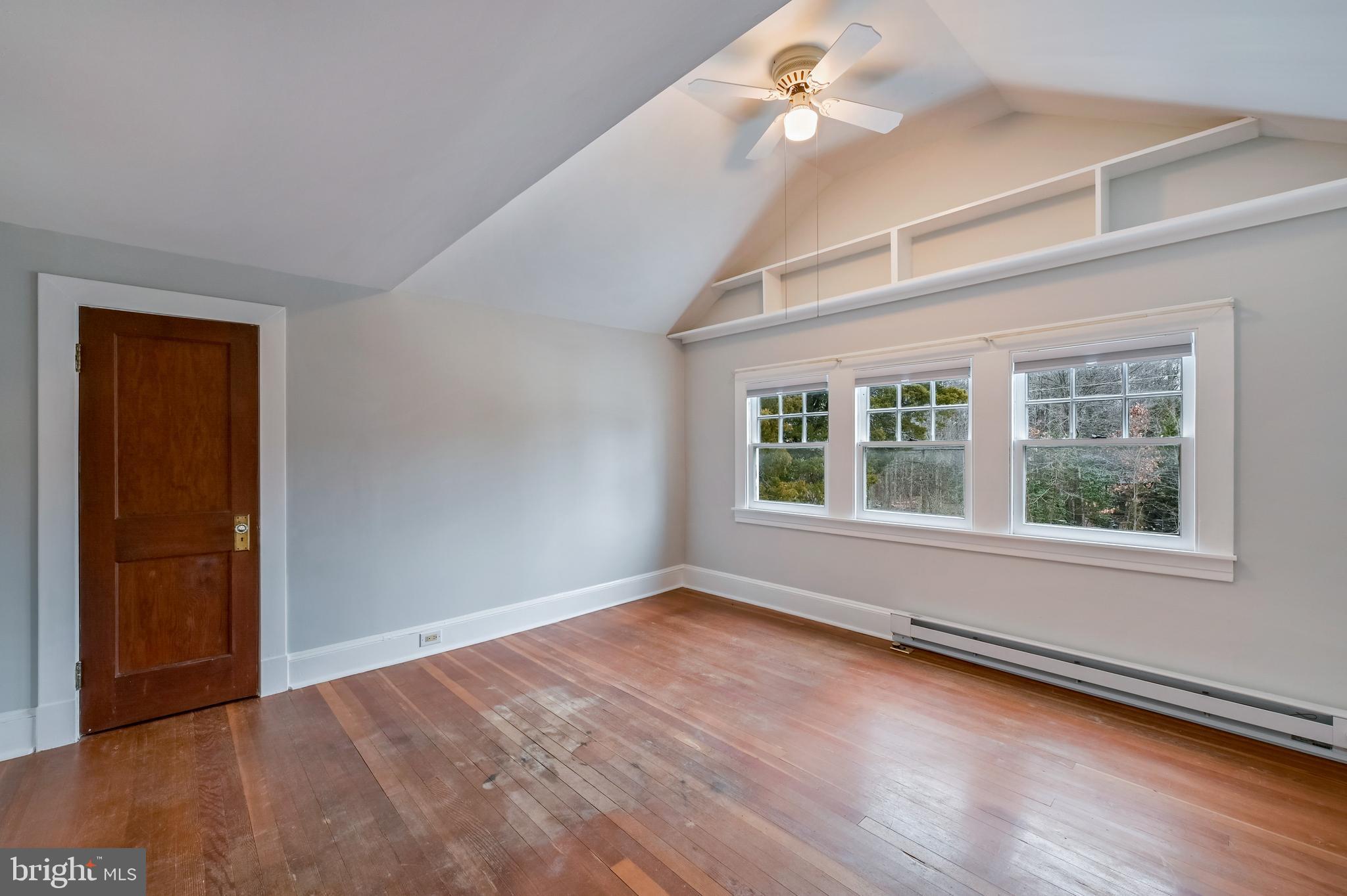 EDGEWATER - Residential