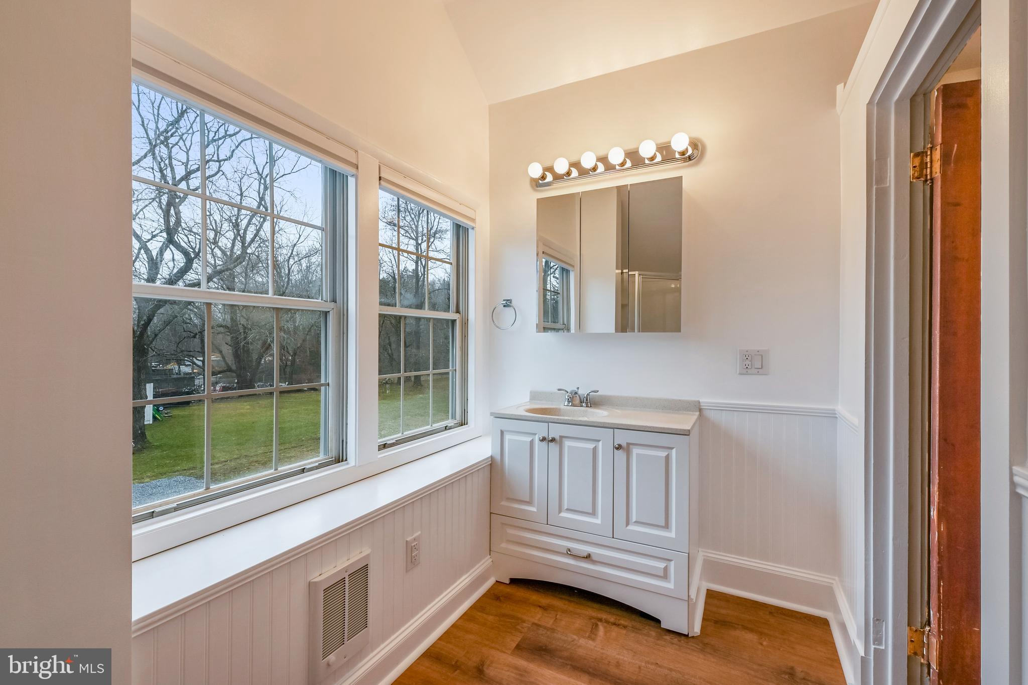 EDGEWATER - Residential