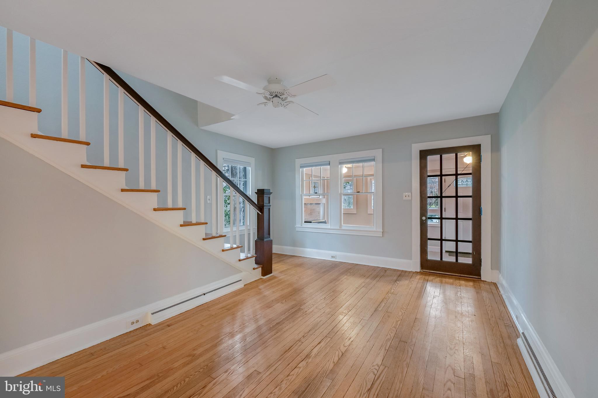 EDGEWATER - Residential