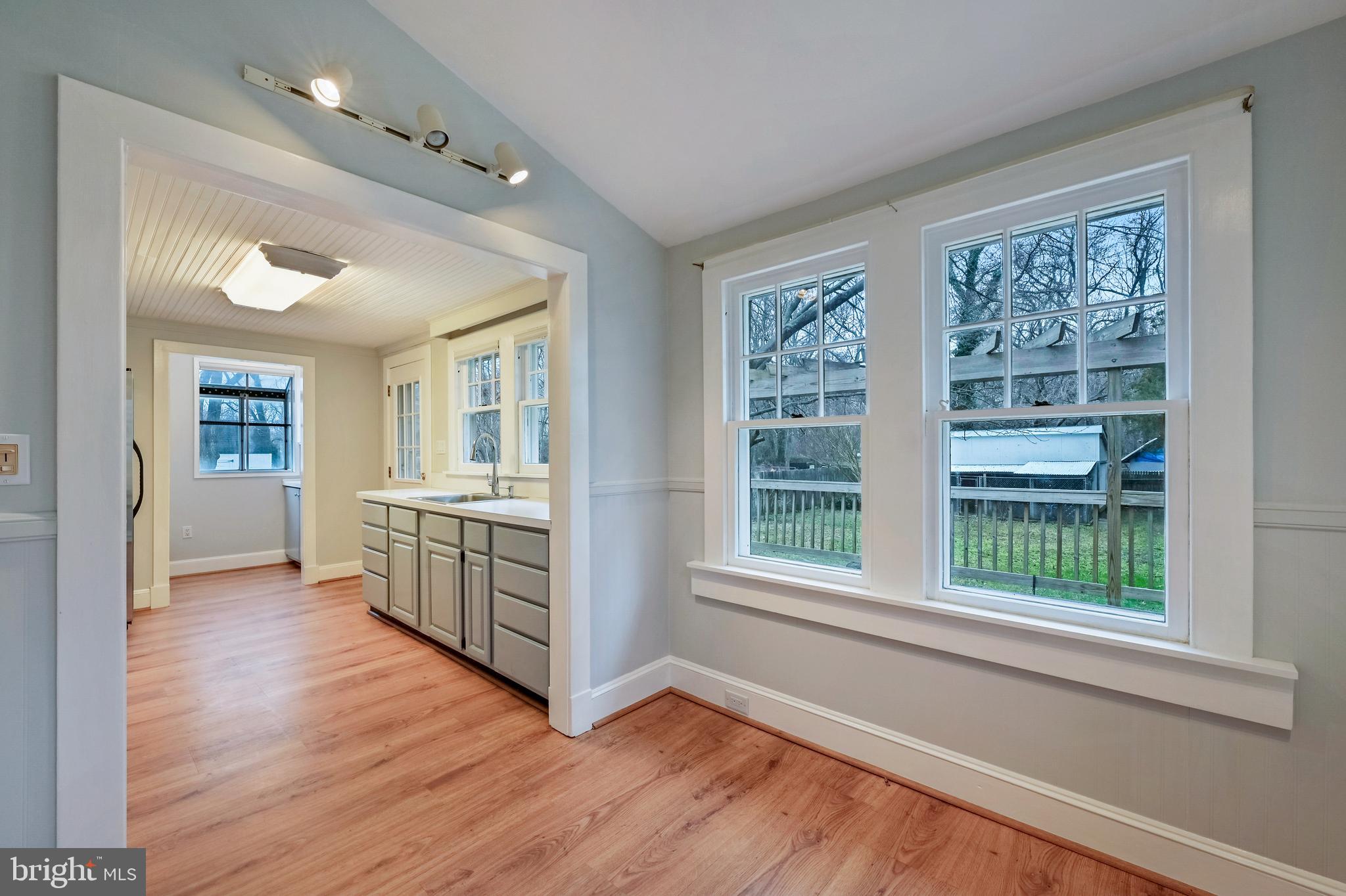 EDGEWATER - Residential