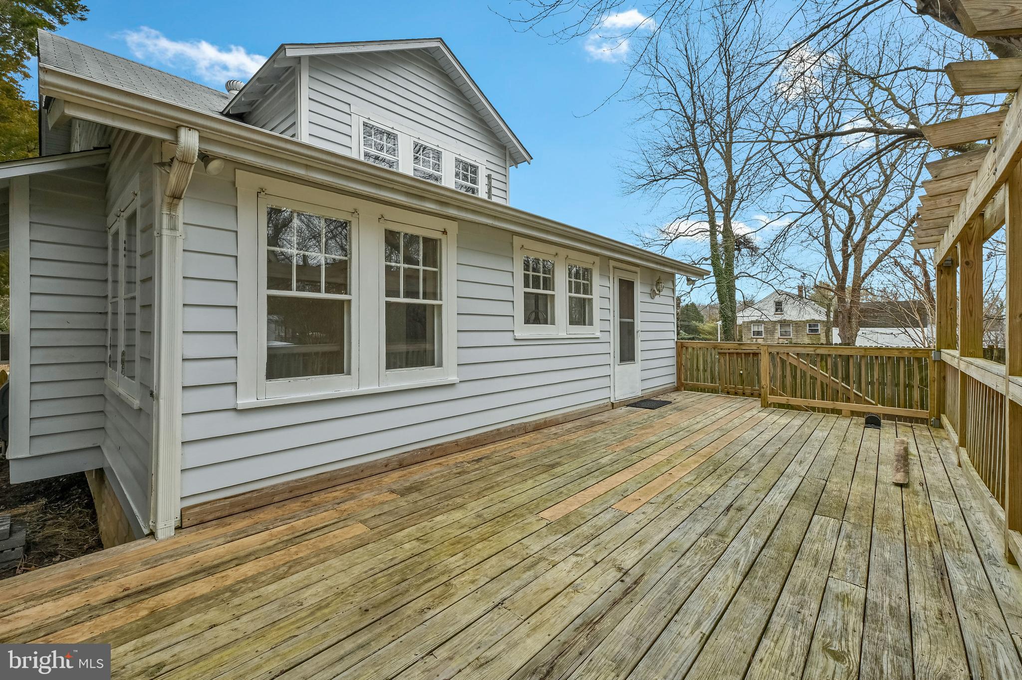 EDGEWATER - Residential