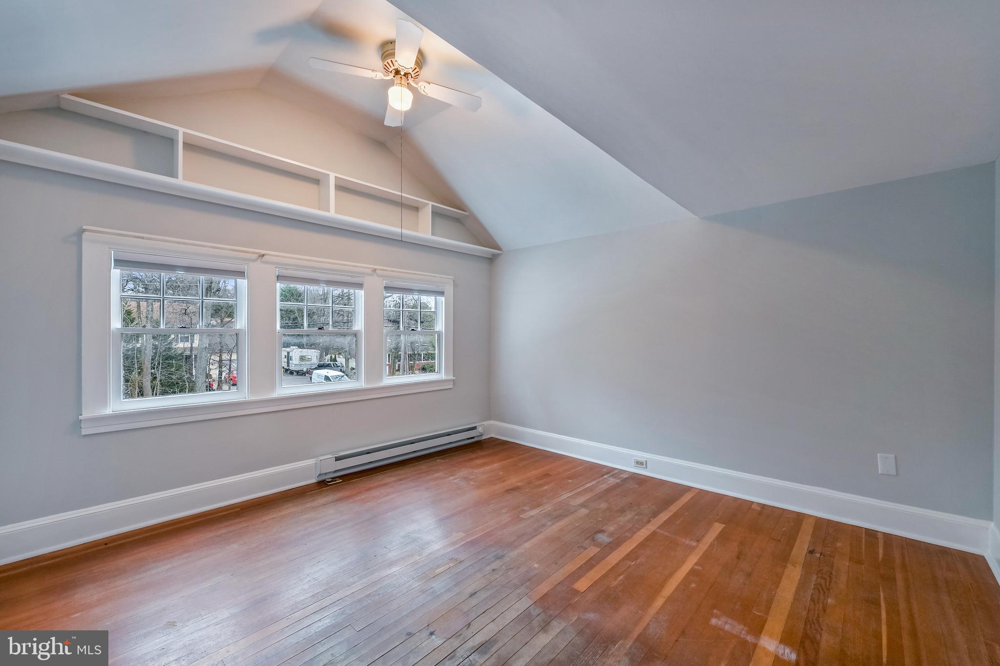 EDGEWATER - Residential