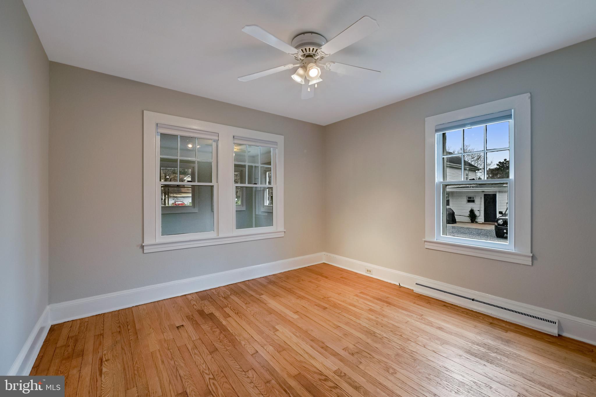 EDGEWATER - Residential