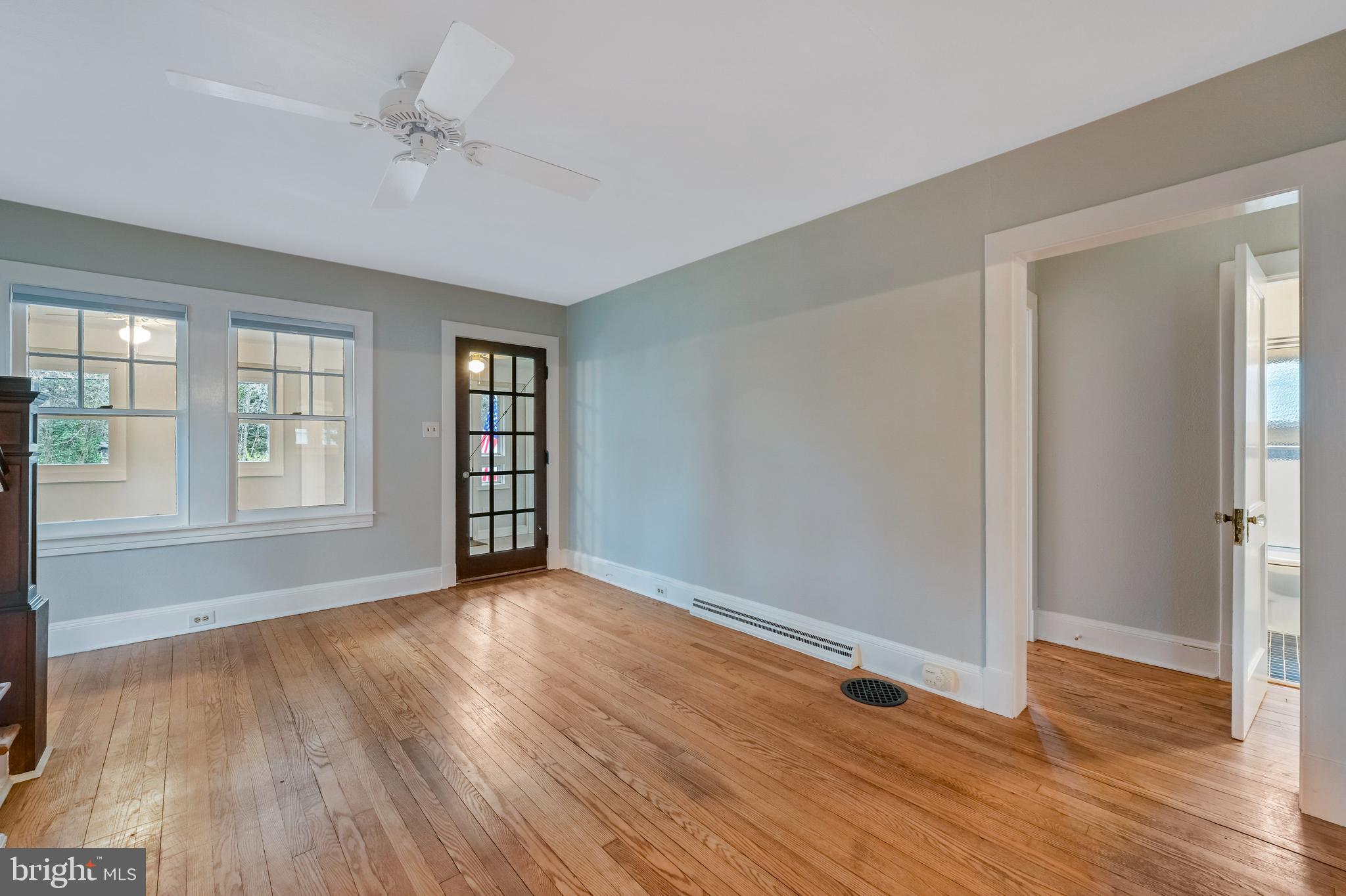 EDGEWATER - Residential