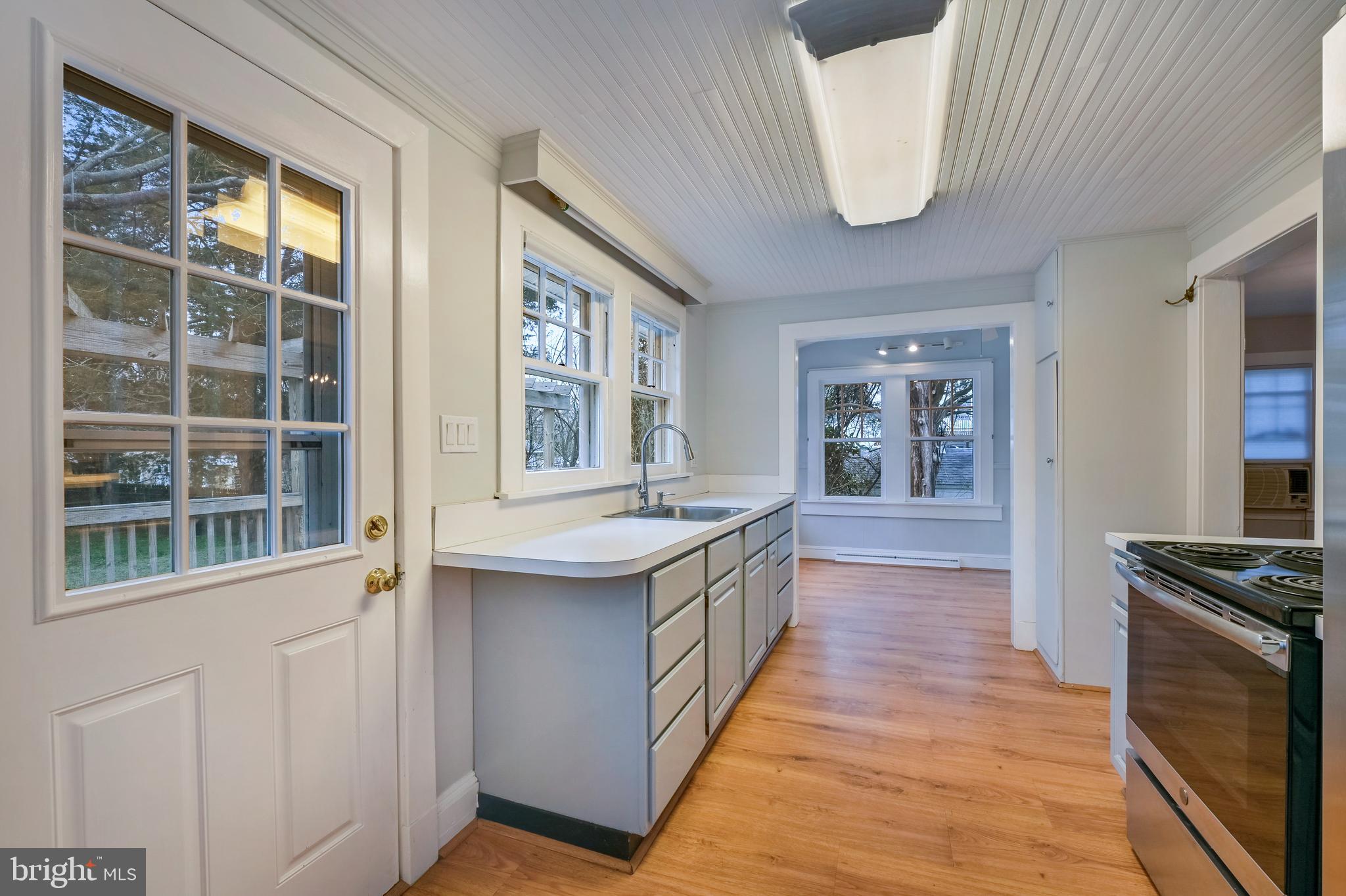 EDGEWATER - Residential