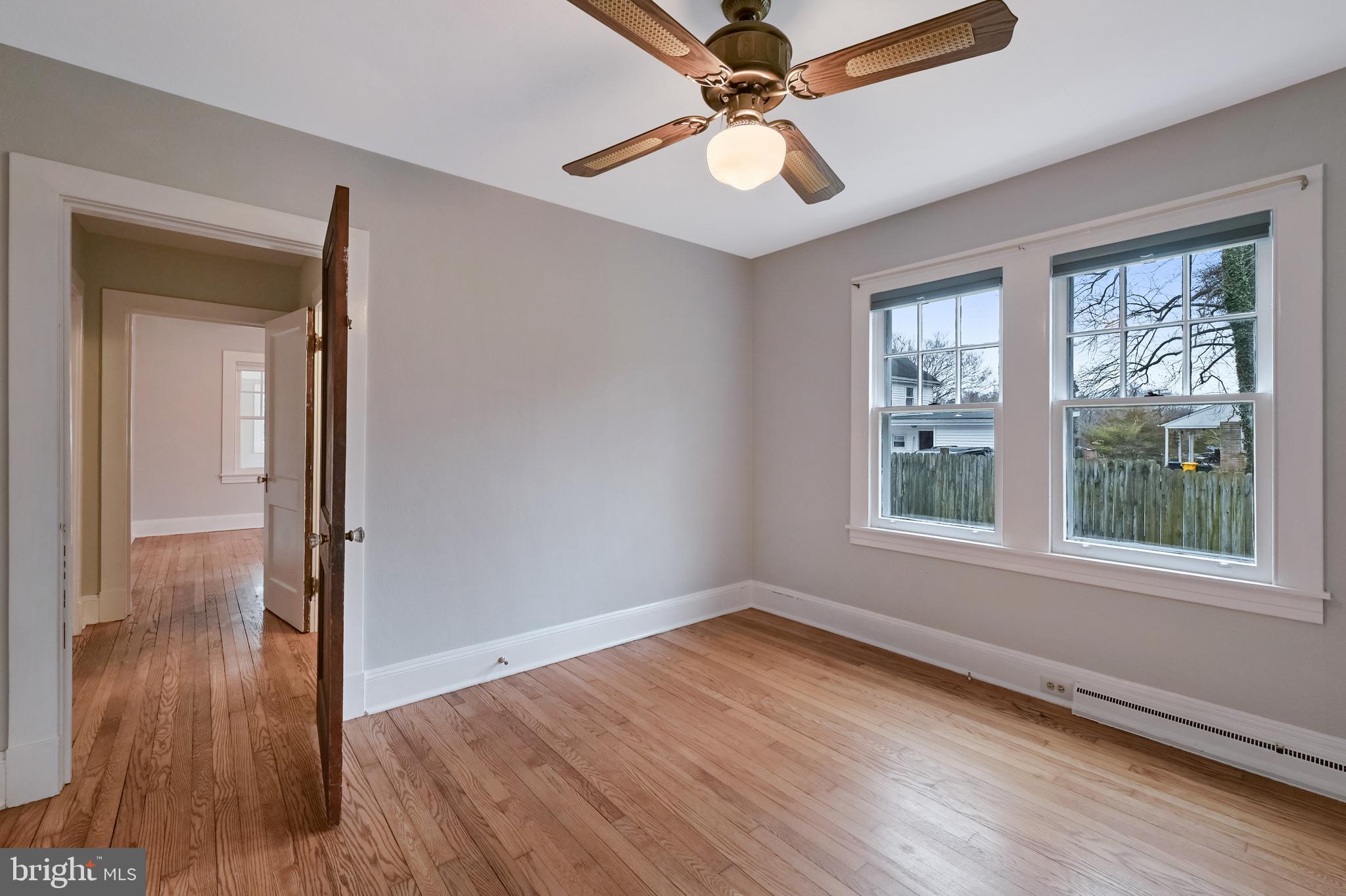 EDGEWATER - Residential